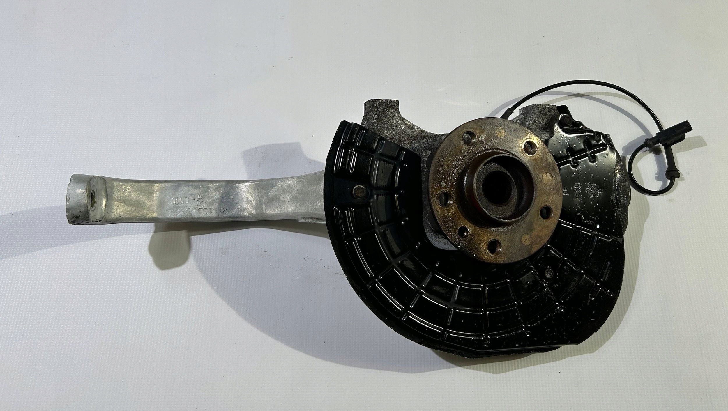 swing of the pivot wheels front front right Maserati Ghibli M157 2013