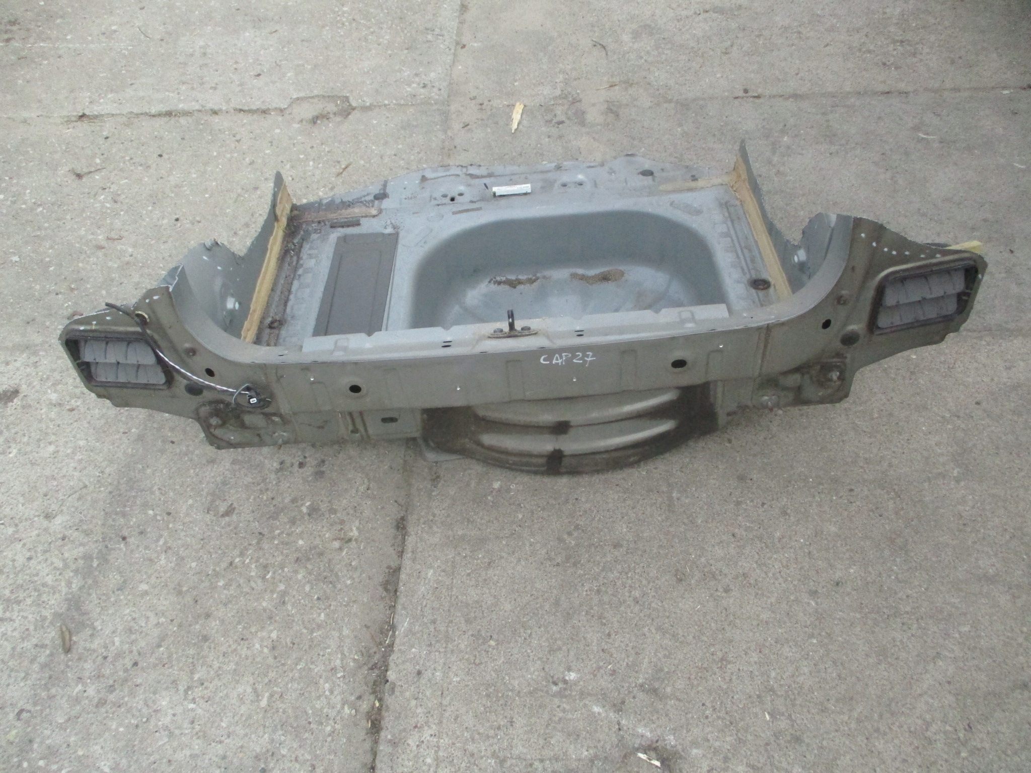 RENAULT CAPTUR PAS TYŁ TYLNY WZMOCNIENIE WANNA 13-19 ROK TEHNK