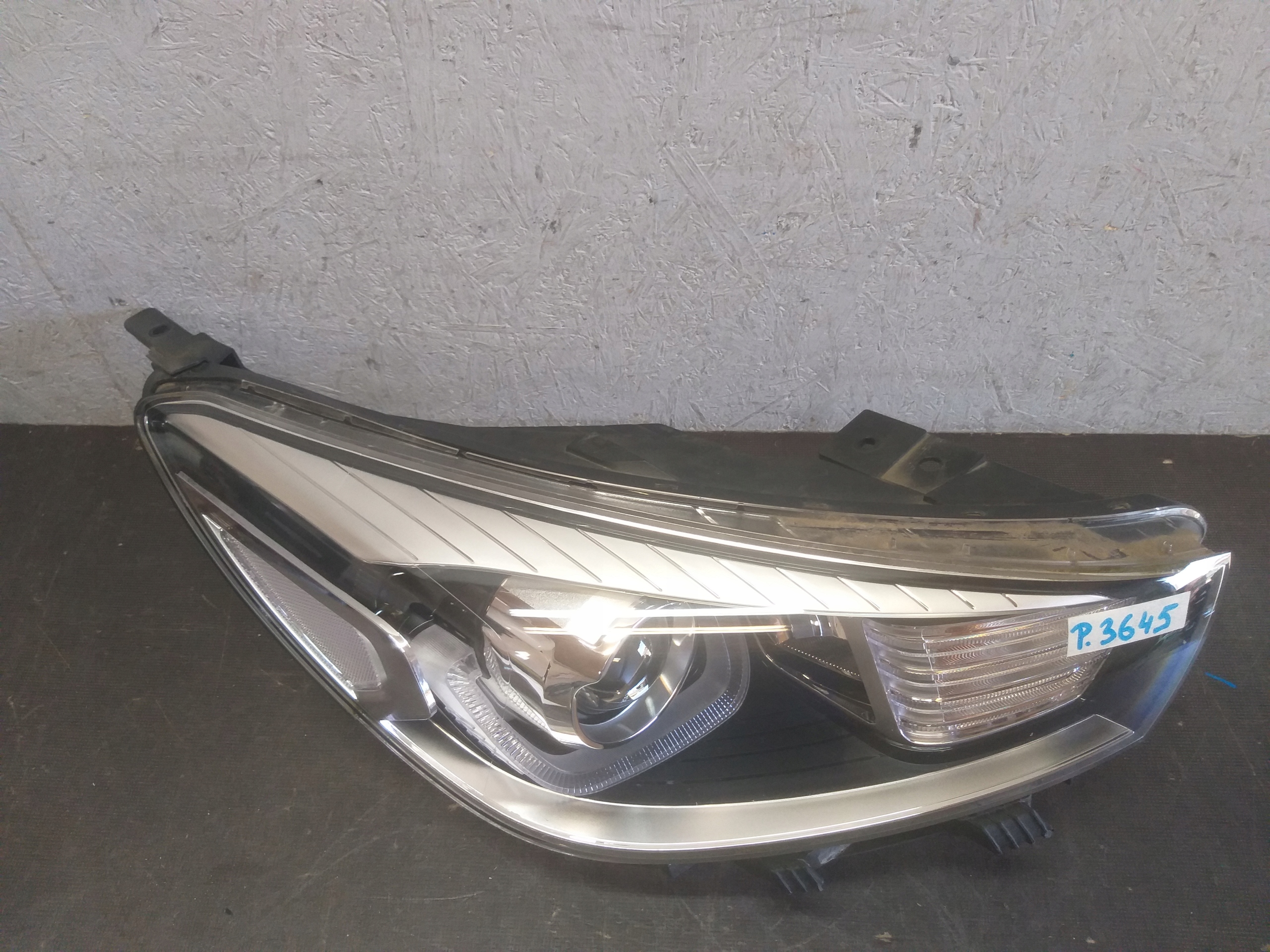 light front right KIA RIO IV 4 lens 16- 92102-H8