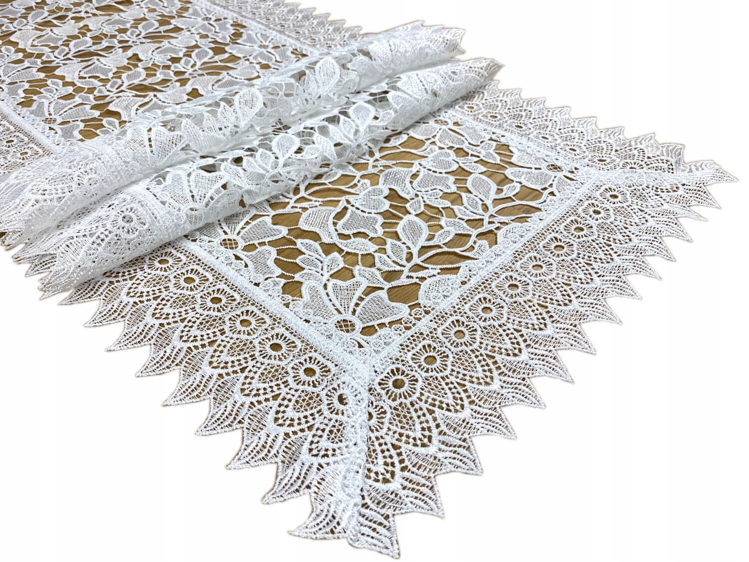 

Bieżnik 40x140 cm pełna gipiura biały
