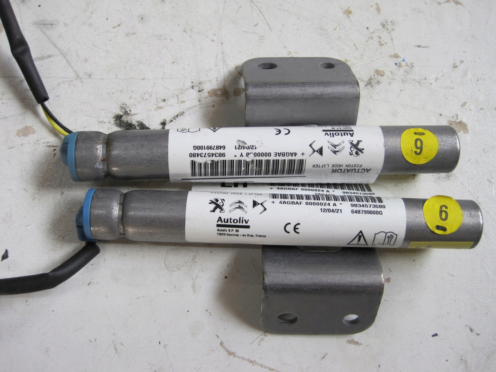 Naboj bonnets PIROTECHNICZNY PEUGEOT 408 left