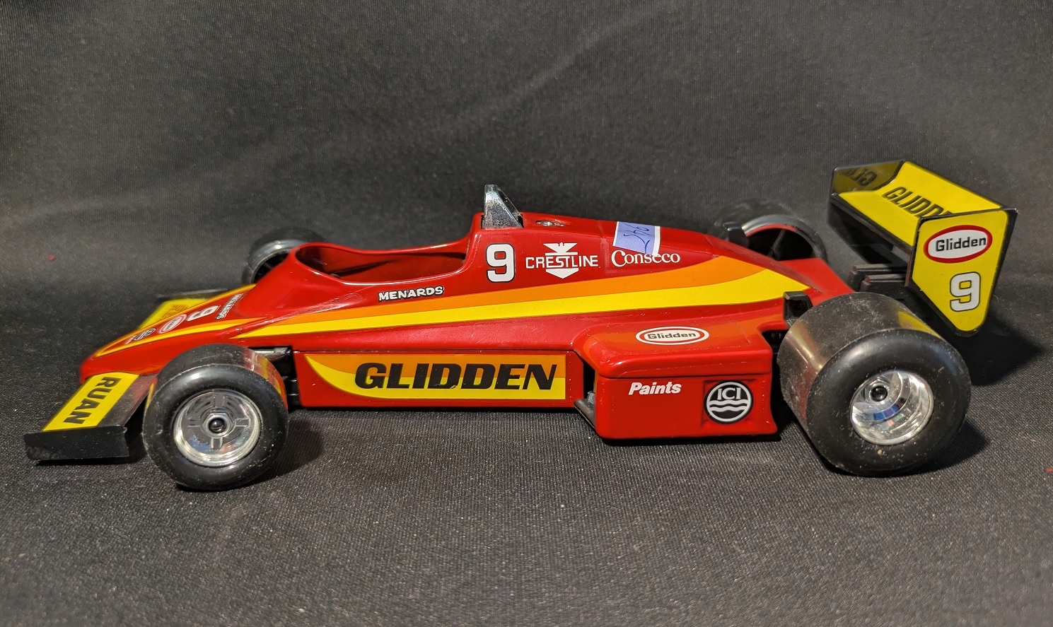 MODEL FORMULA 3000 INDY RACING CAR GLIDDEN / MENARDS - BBURAGO 1:24
