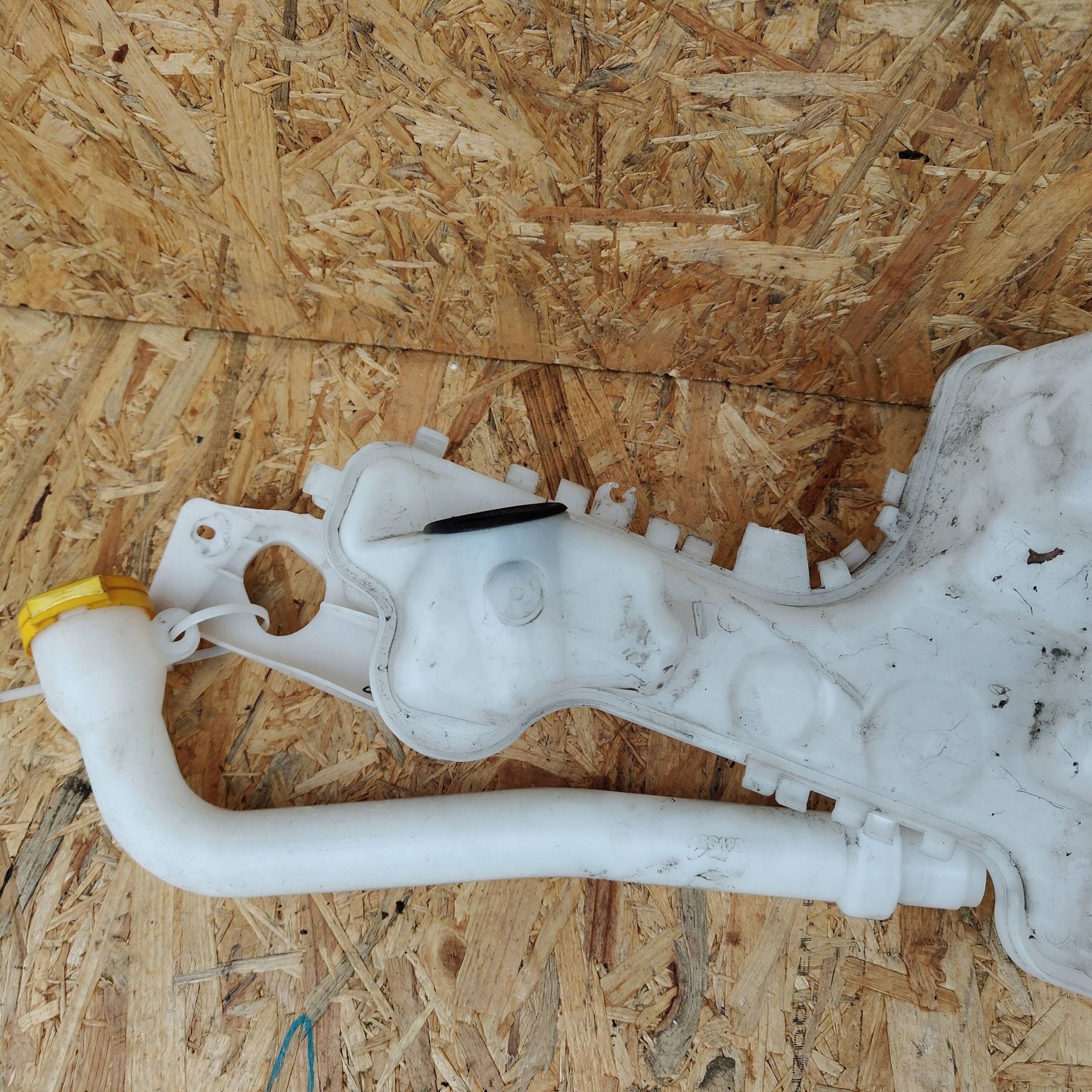 washer fluid tank Renault Clio V 289100307R