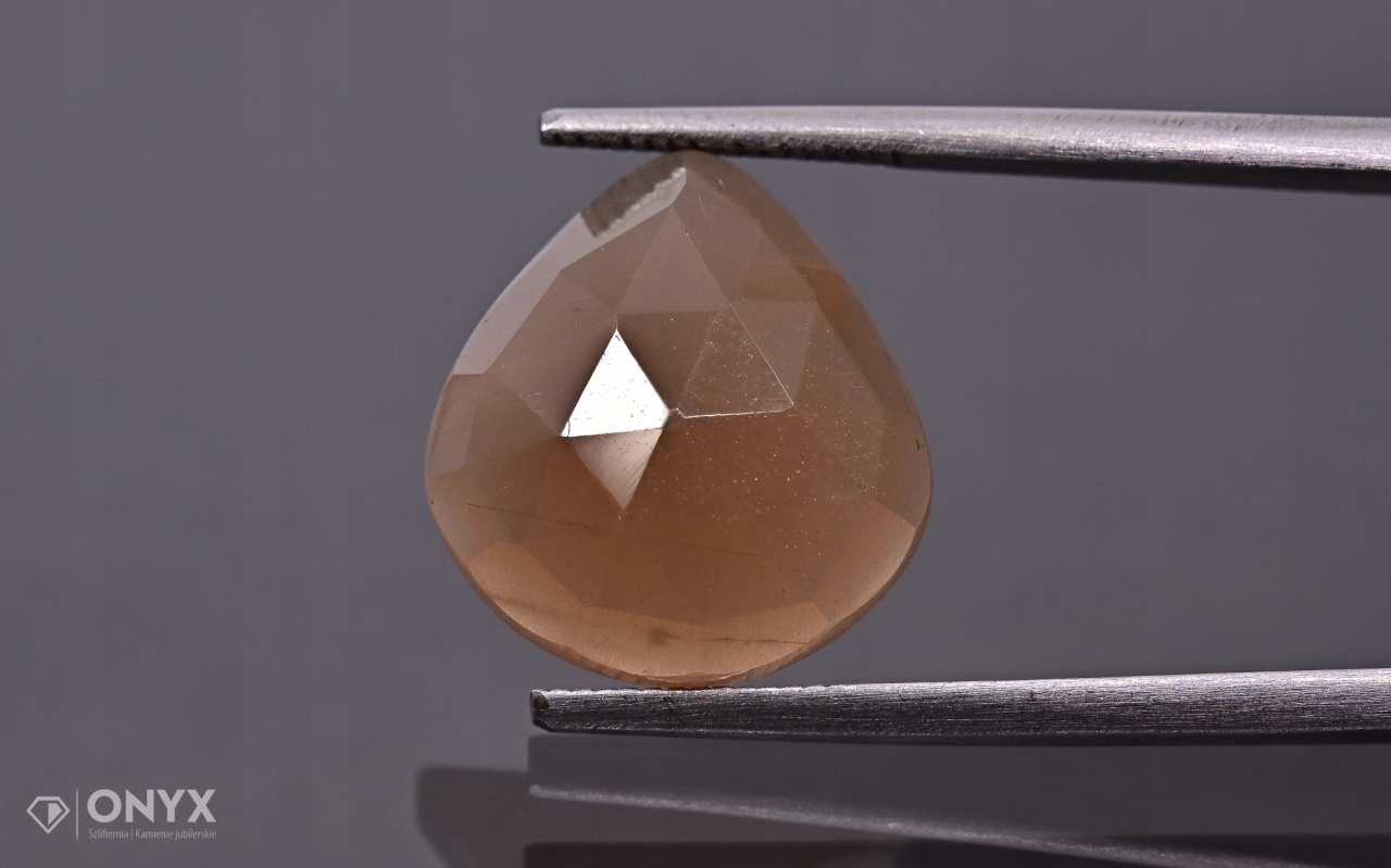 Měsíční kámen fazetovaná slza 14,5x13,5 mm