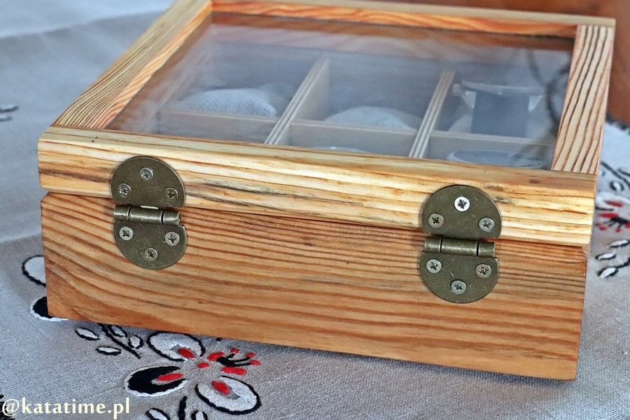 SKRZYNECZKA KASETKA PUDEŁKO BOX NA 6 ZEGARKÓW DREWNIANA ROBIONA RĘCZNIE Liczba miejsc na zegarki 6