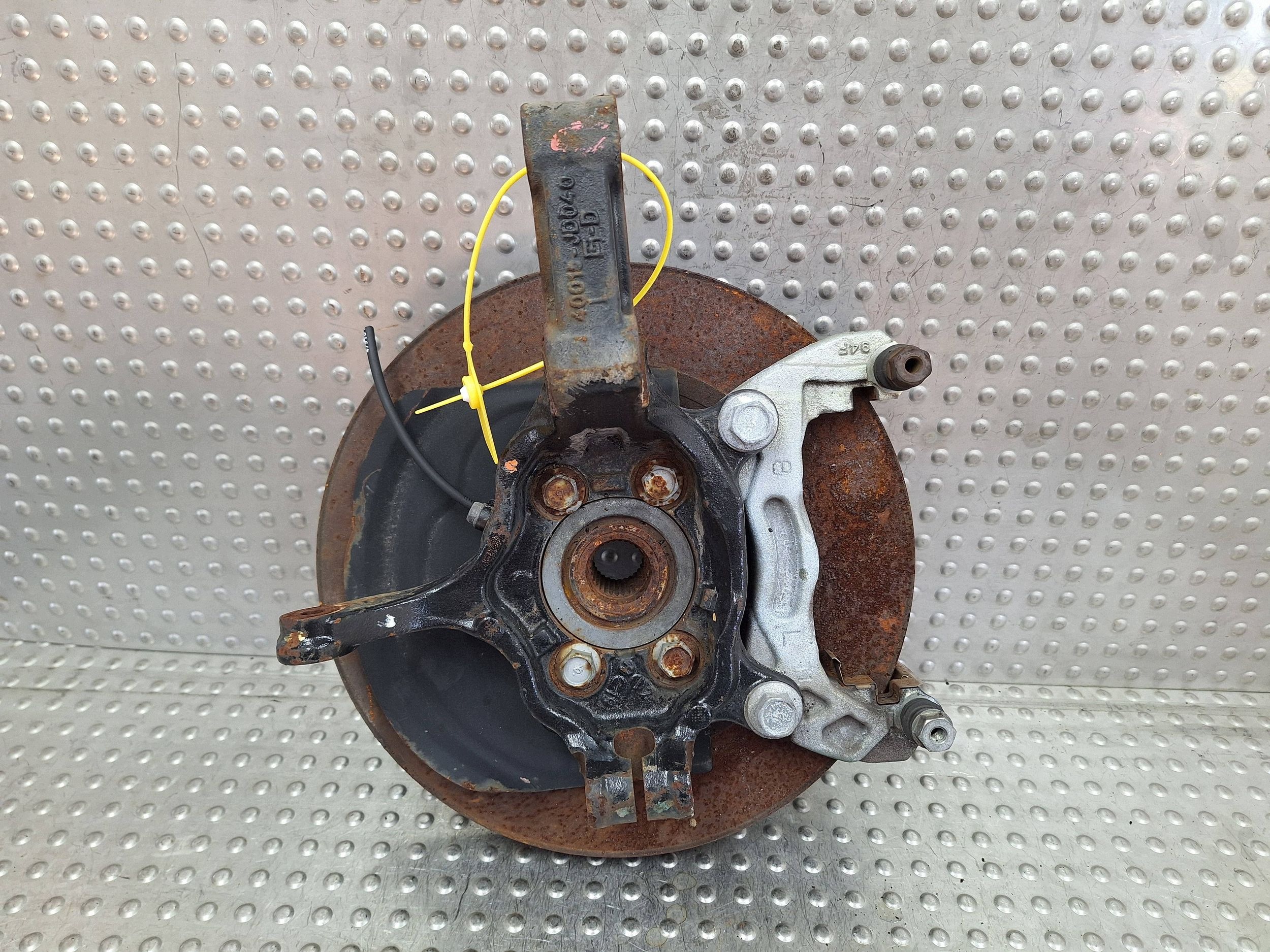 mozzo fusello sinistra anteriore NISSAN QASHQAI e J10 07-13