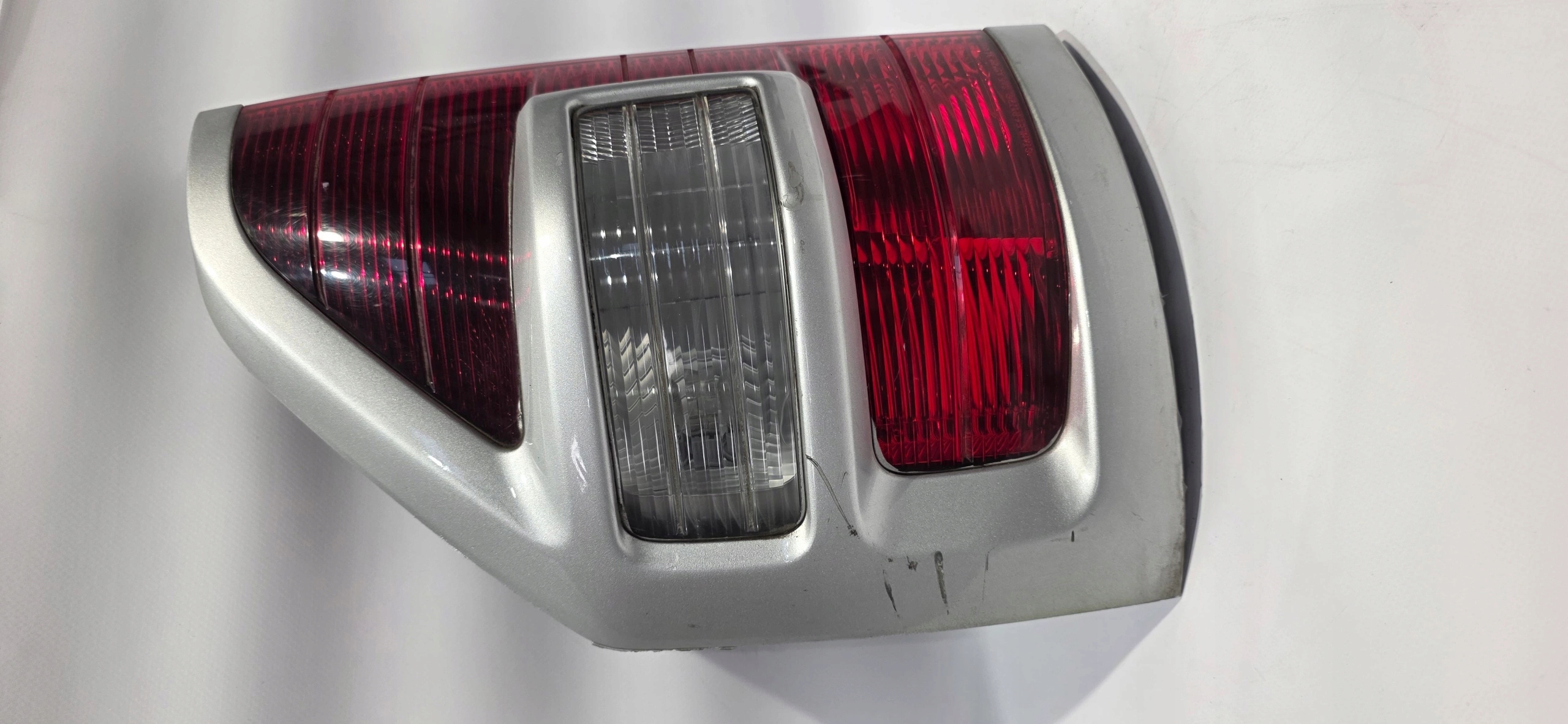light left rear part MITSUBISHI PAJERO III 00-05 original EUROPA