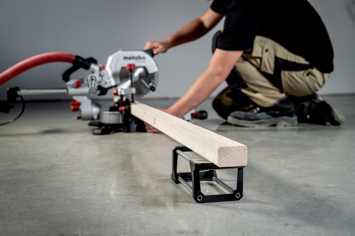 UKOŚNICA PIŁA UKOSOWA KAPÓWKA KGS 305 MM METABO Zasilanie sieciowe