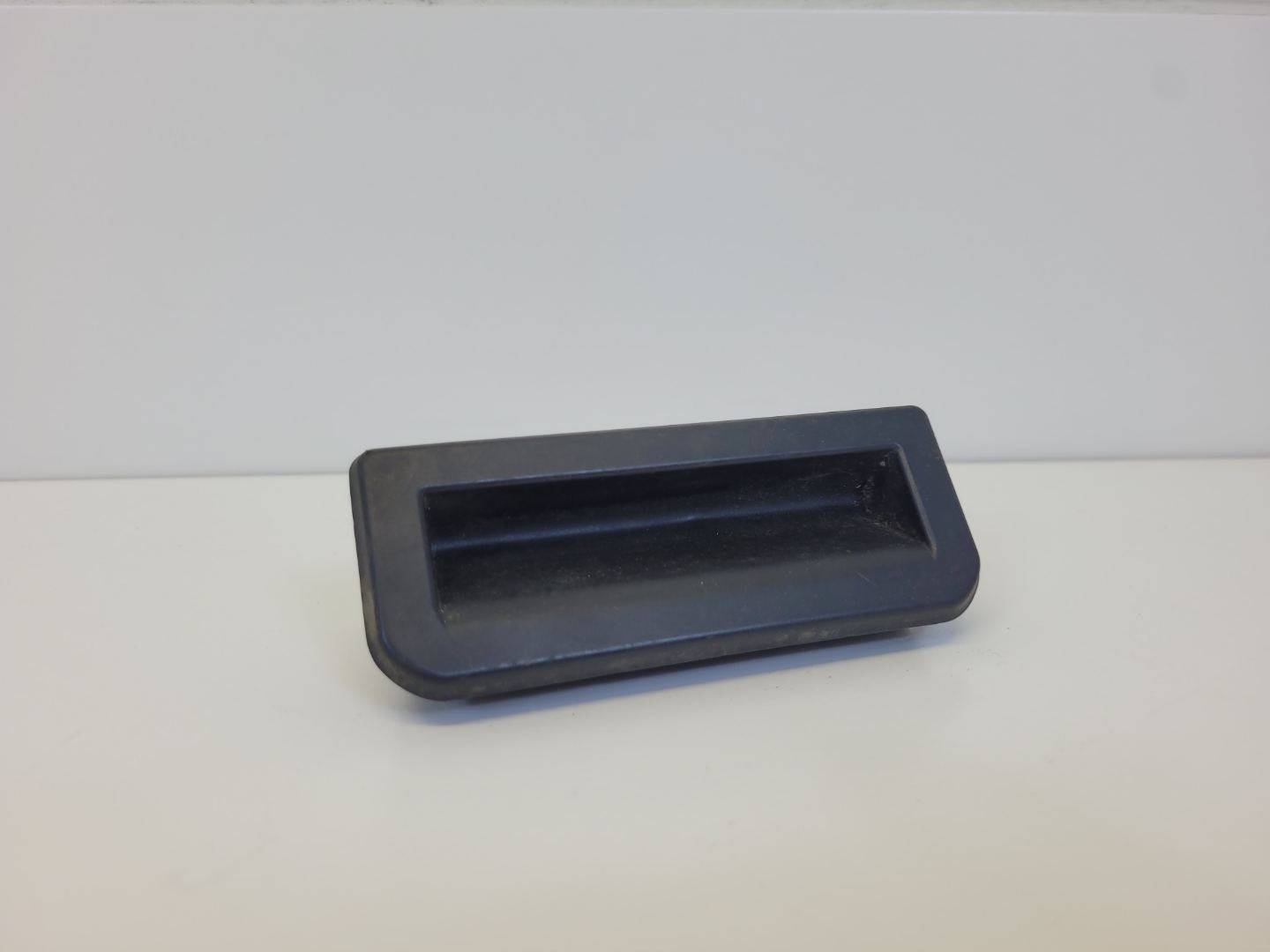 Bouton pour l’ouverture du capot SEAT Arona 2020 6V0827566