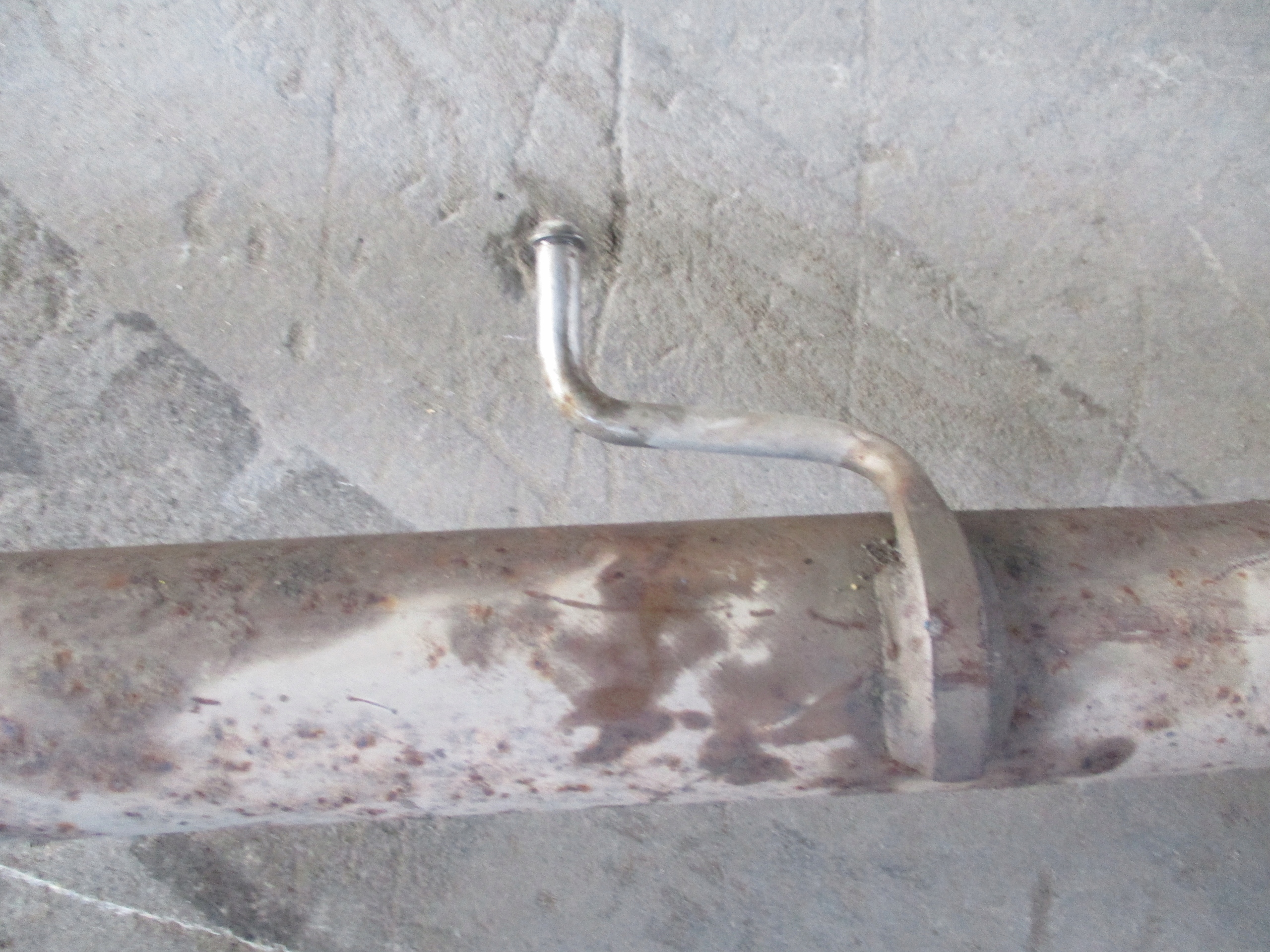 exhaust pipe VOLVO V60 2,0D