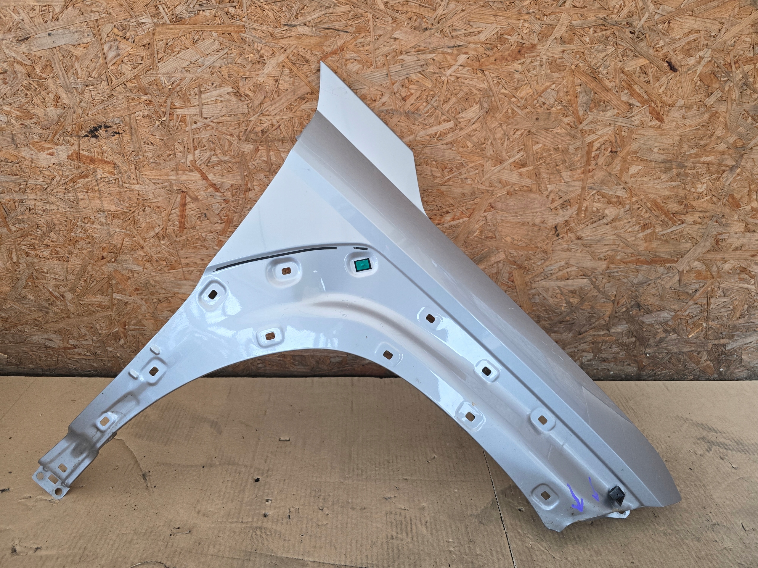 HYUNDAI KONA II 2 BŁOTNIK PRAWY PRZEDNI 2023 -