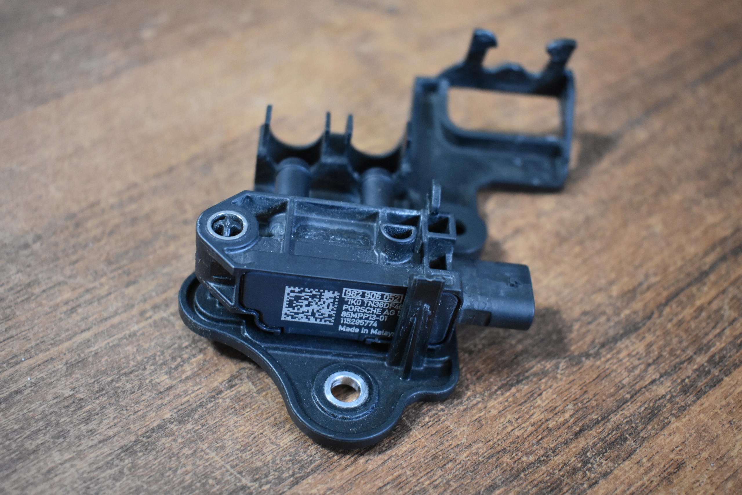 IDEALNY SENSORE PRESSIONE DOLADOWANIA PORSCHE 982 992 1