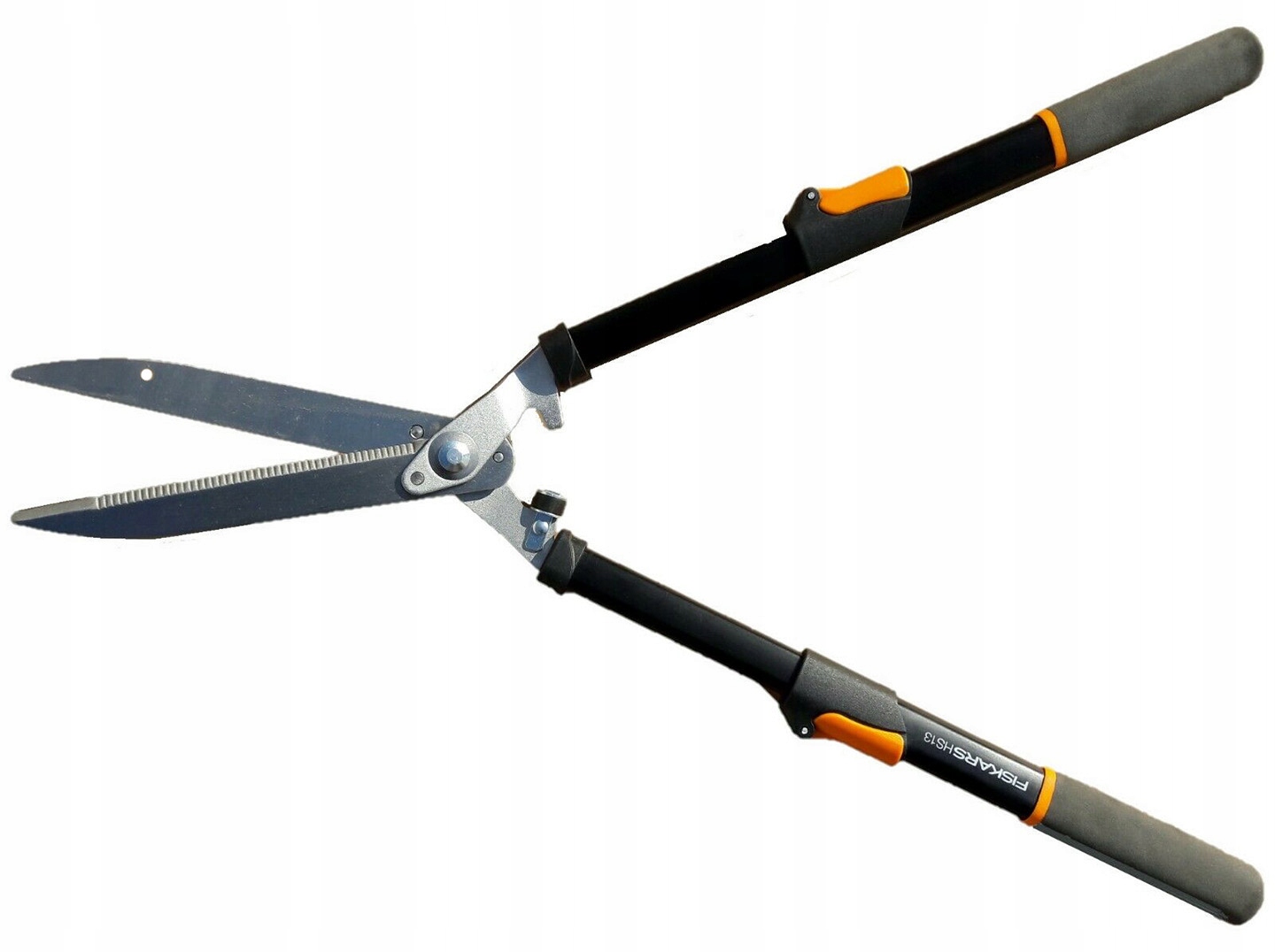 Nożyce do żywopłotu Fiskars teleskopowe 28,5 cm 24 mm