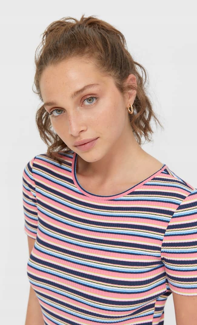 

Stradivarius_sukienka Barwna Obcisła PROSTA2368634