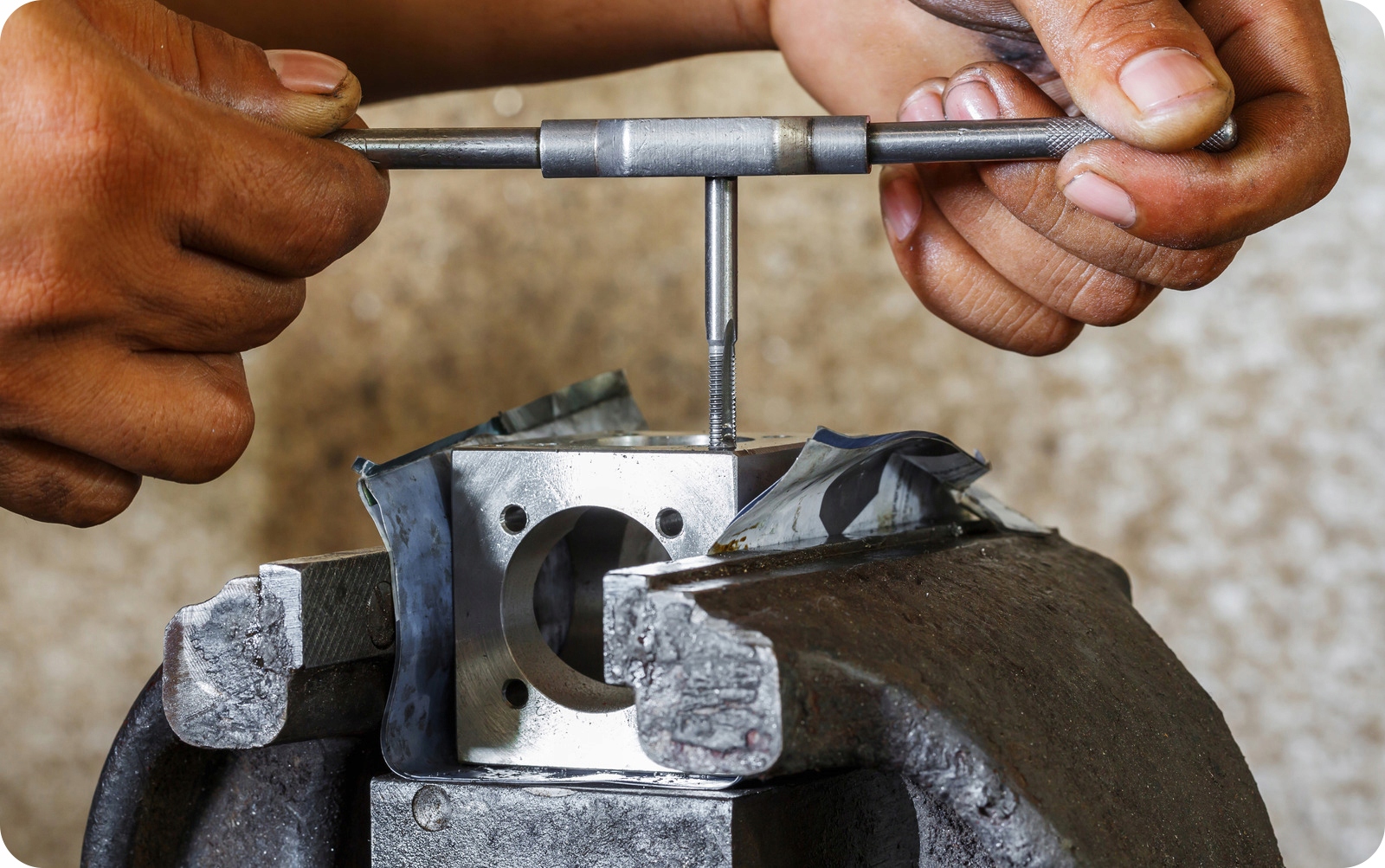 GWINTOWNIK M8 RĘCZNY M8x1.25 mm. HSS DIN-352/1P EAN (GTIN) 5900171560608