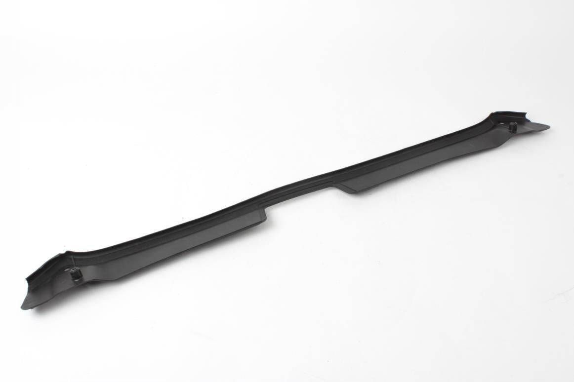 Uszczelka listwa maski Audi A3 8V 8V0823126B OE