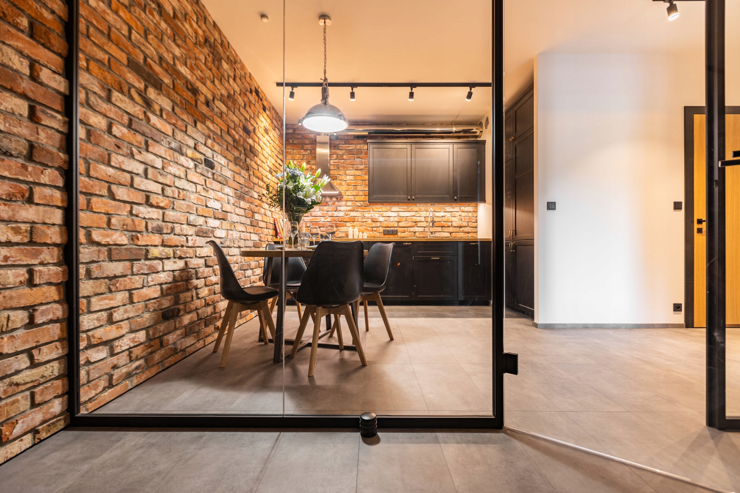 PŁYTKI ŚCIENNE DEKORACYJNE GIPS STARA CEGŁA GOTYK Materiał gips