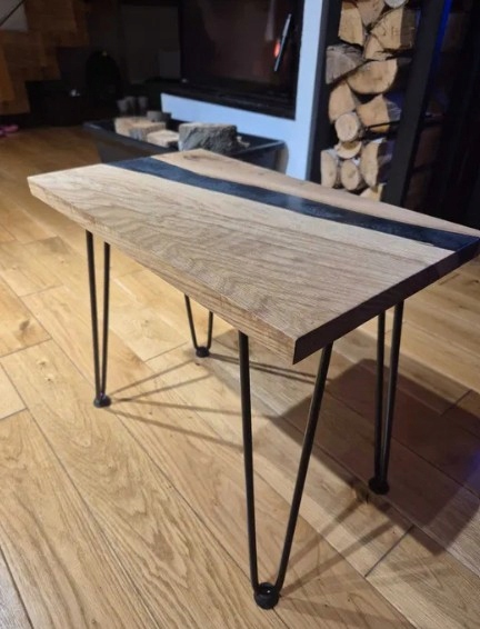 Nočný stolík/kávový – prírodné drevo (vlašský orech, dub)/epoxidová živica