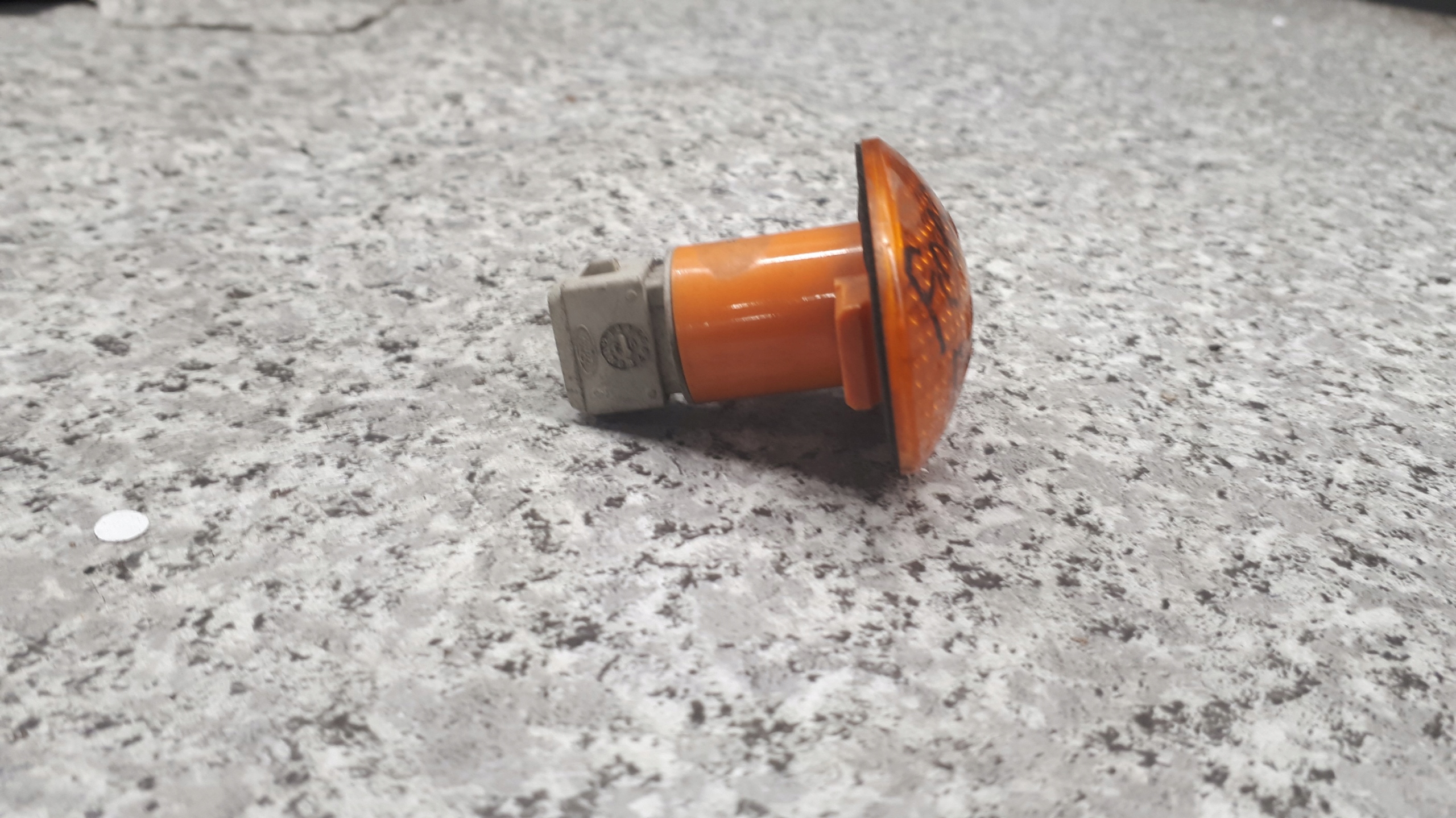 Indicateur de direction Aile FORD KA 01959