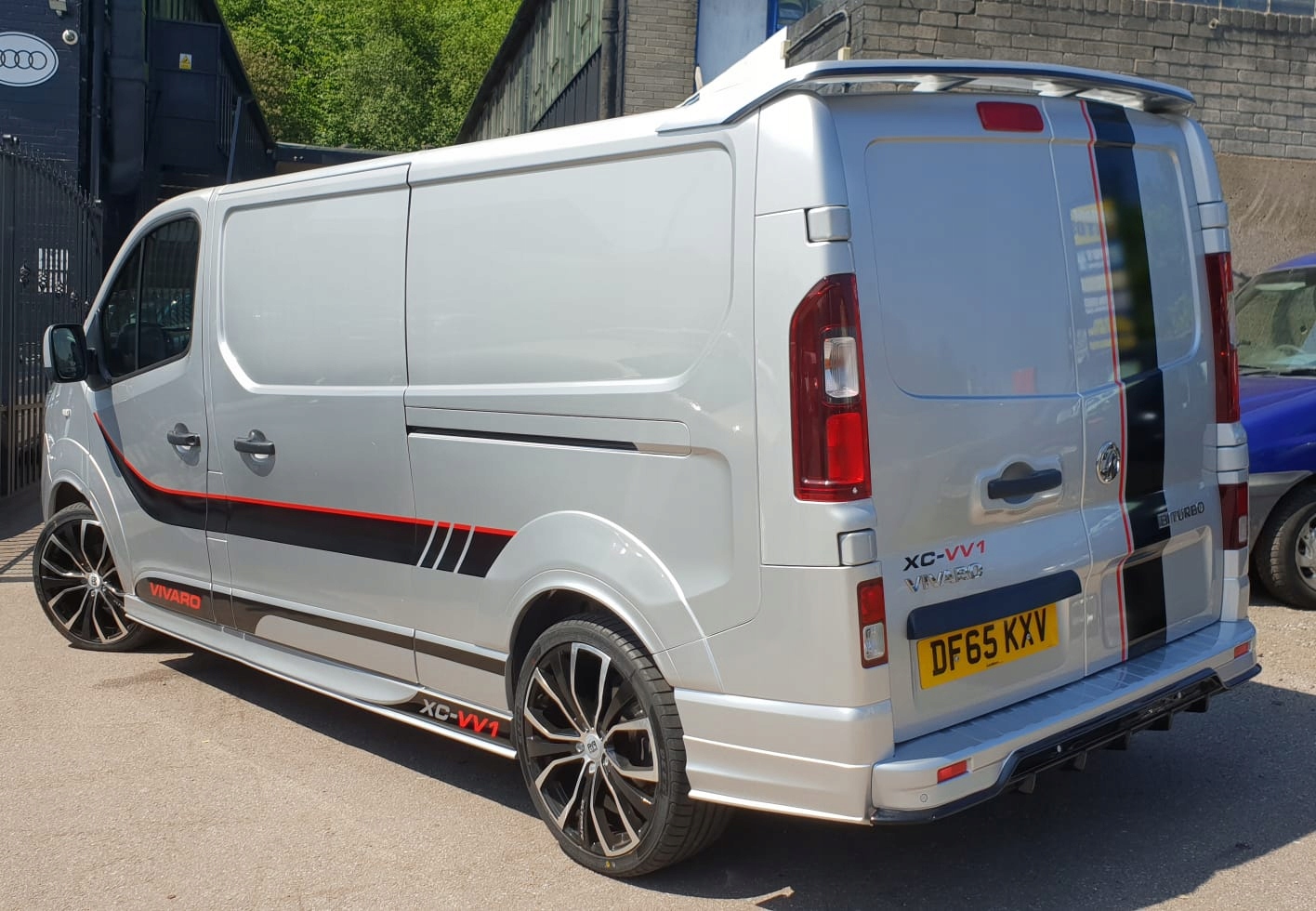 OPEL VIVARO B 2 DOKŁADKA TYLNEGO ZDERZAKA TYŁ Producent części Inny