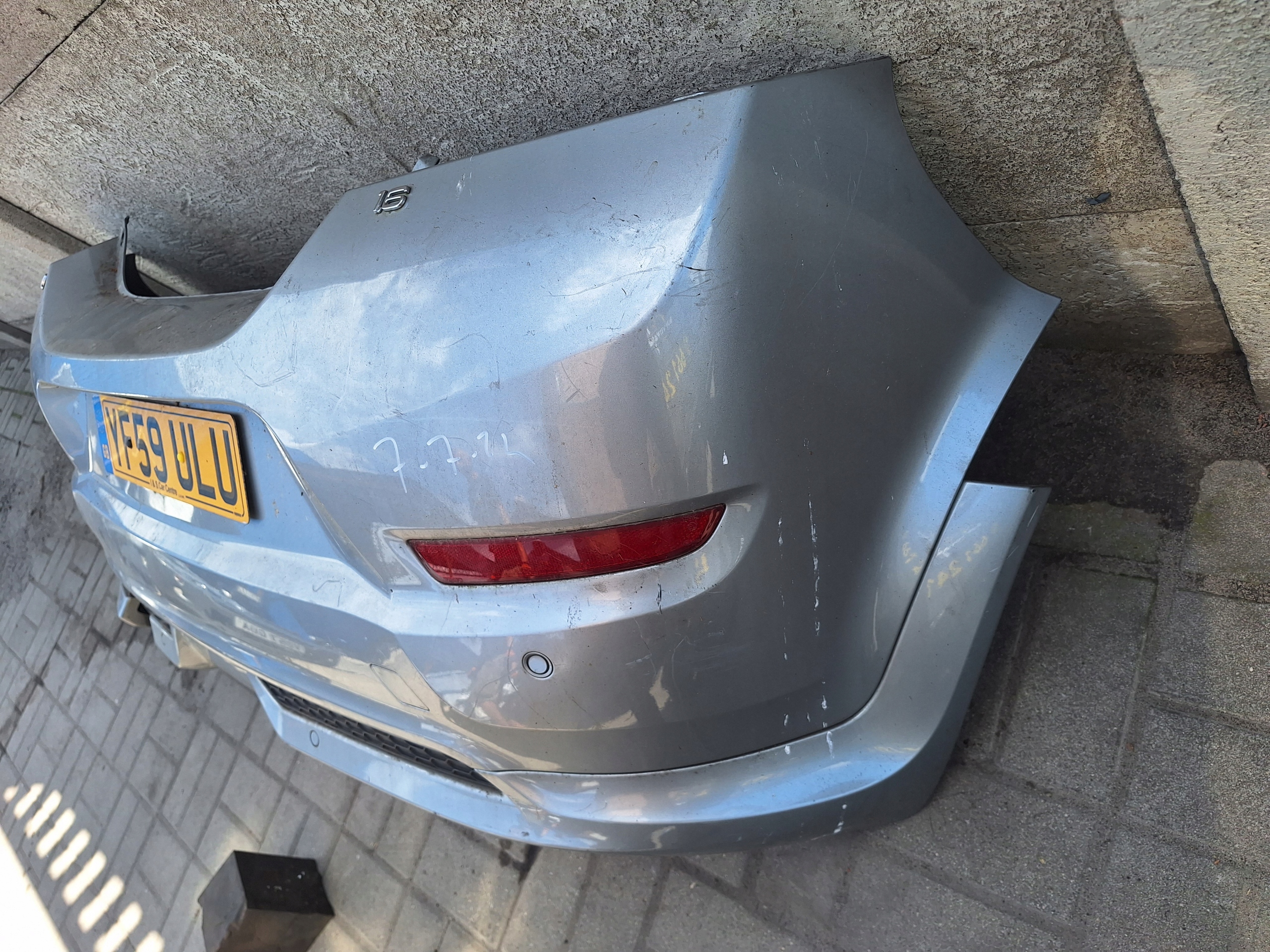 VOLVO C30 LIFT 09-12 bumper rear part + PDC R-design