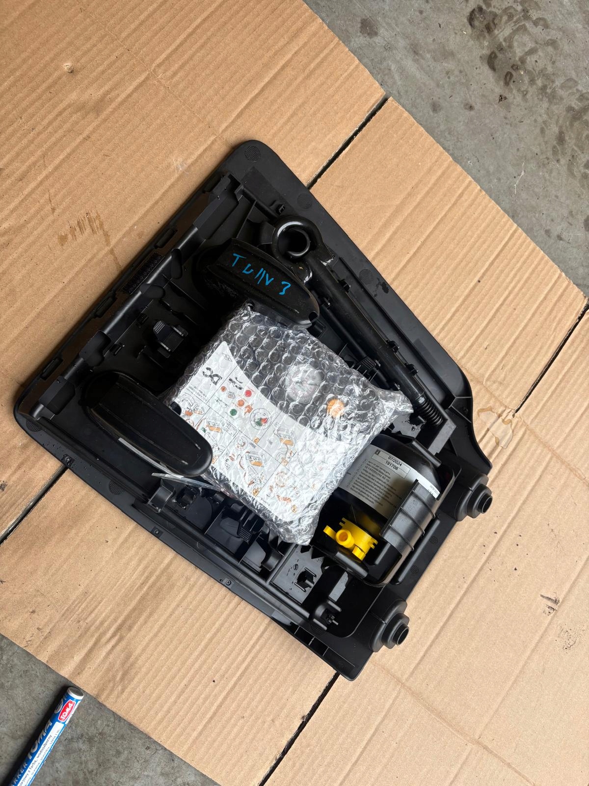 ZESTAW NAPRAWCZY KOŁA KOMPRESOR UCHO HOLOWNICZE RENAULT TWINGO III 2014-