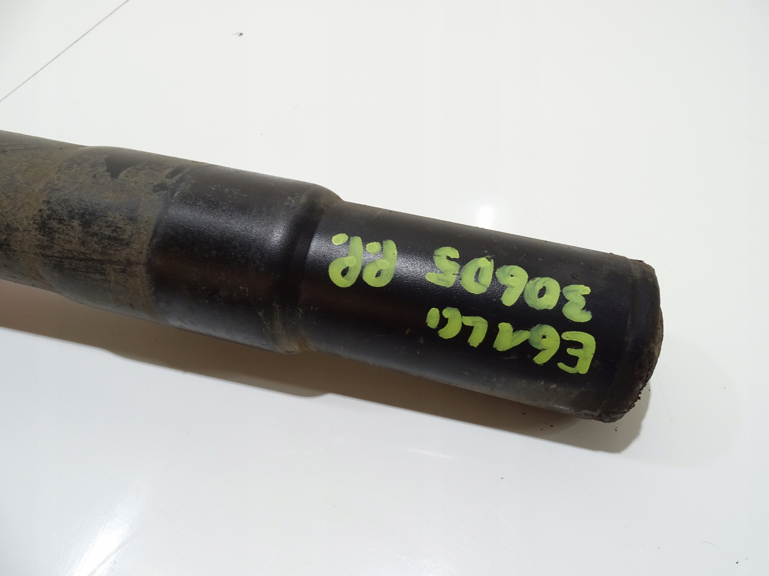 shock absorbers KYB front BMW E60 E61 306D5 (4642712) KOMPLET