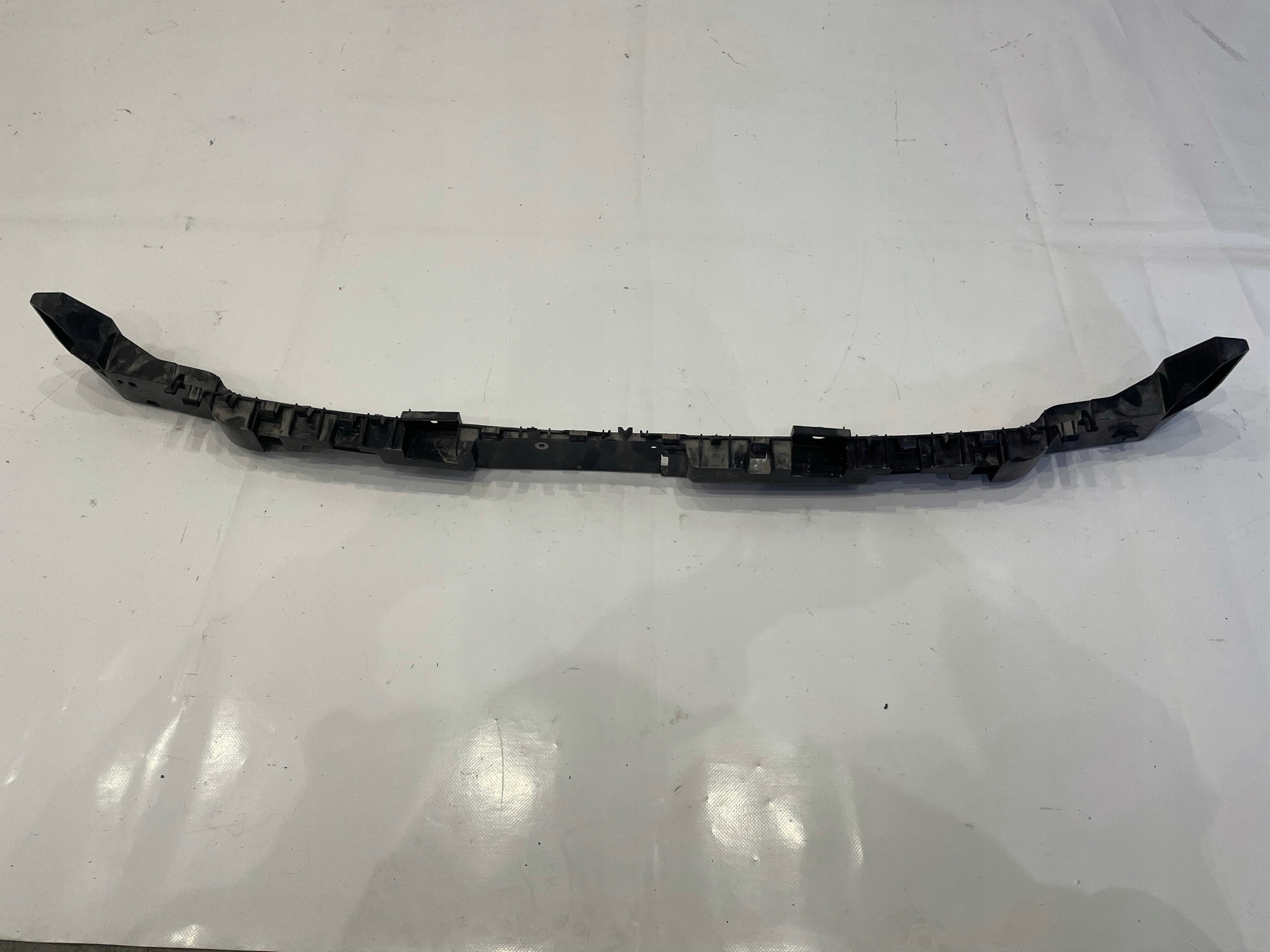 1494045-00-C - TESLA MODEL Y ЗМІННА НАПРЯМНА ЗАДНЬОГО БАМПЕРА