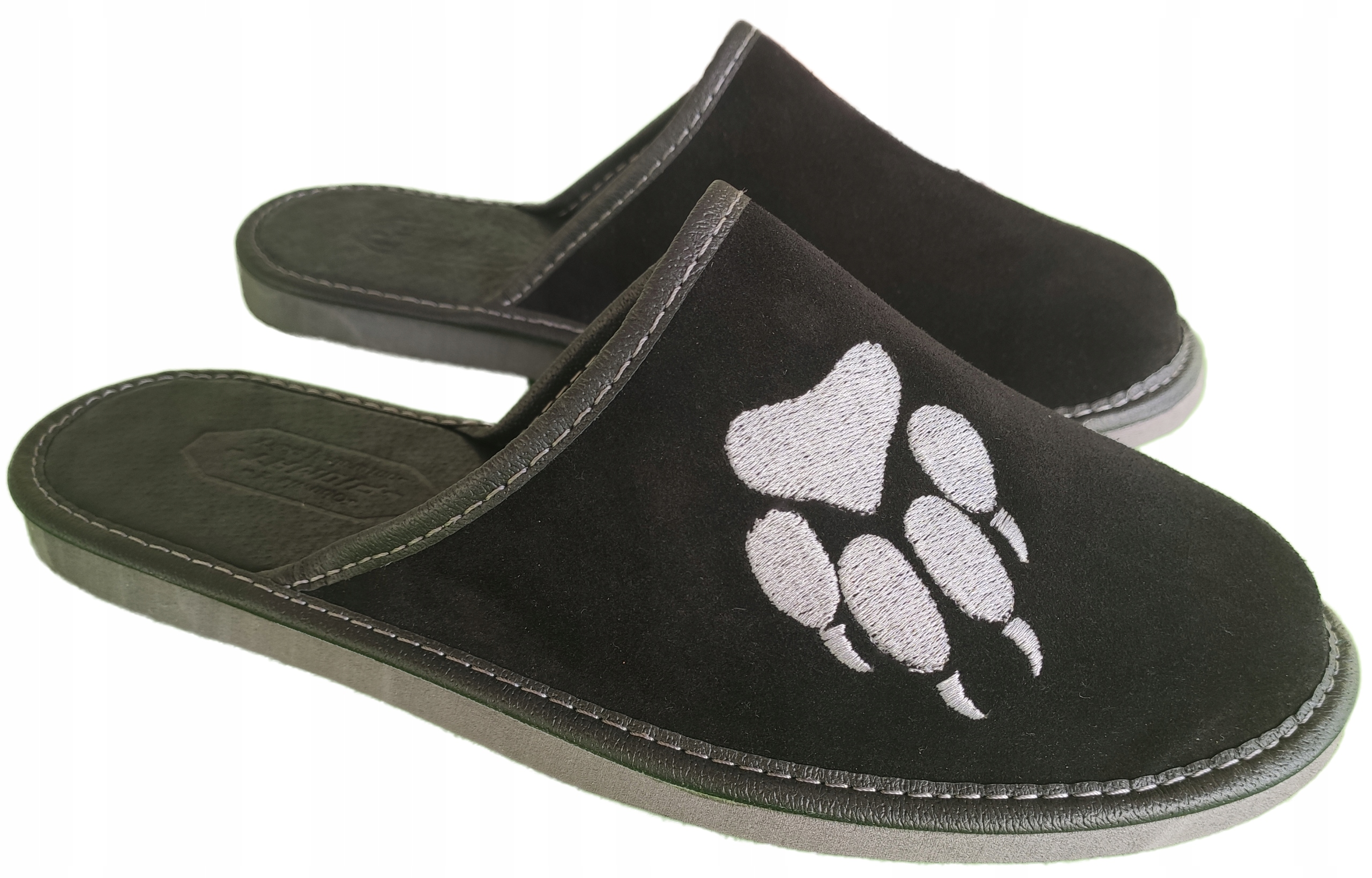 

Kapcie Skórzane Zamszowe Męskie Pantofle z Haftem