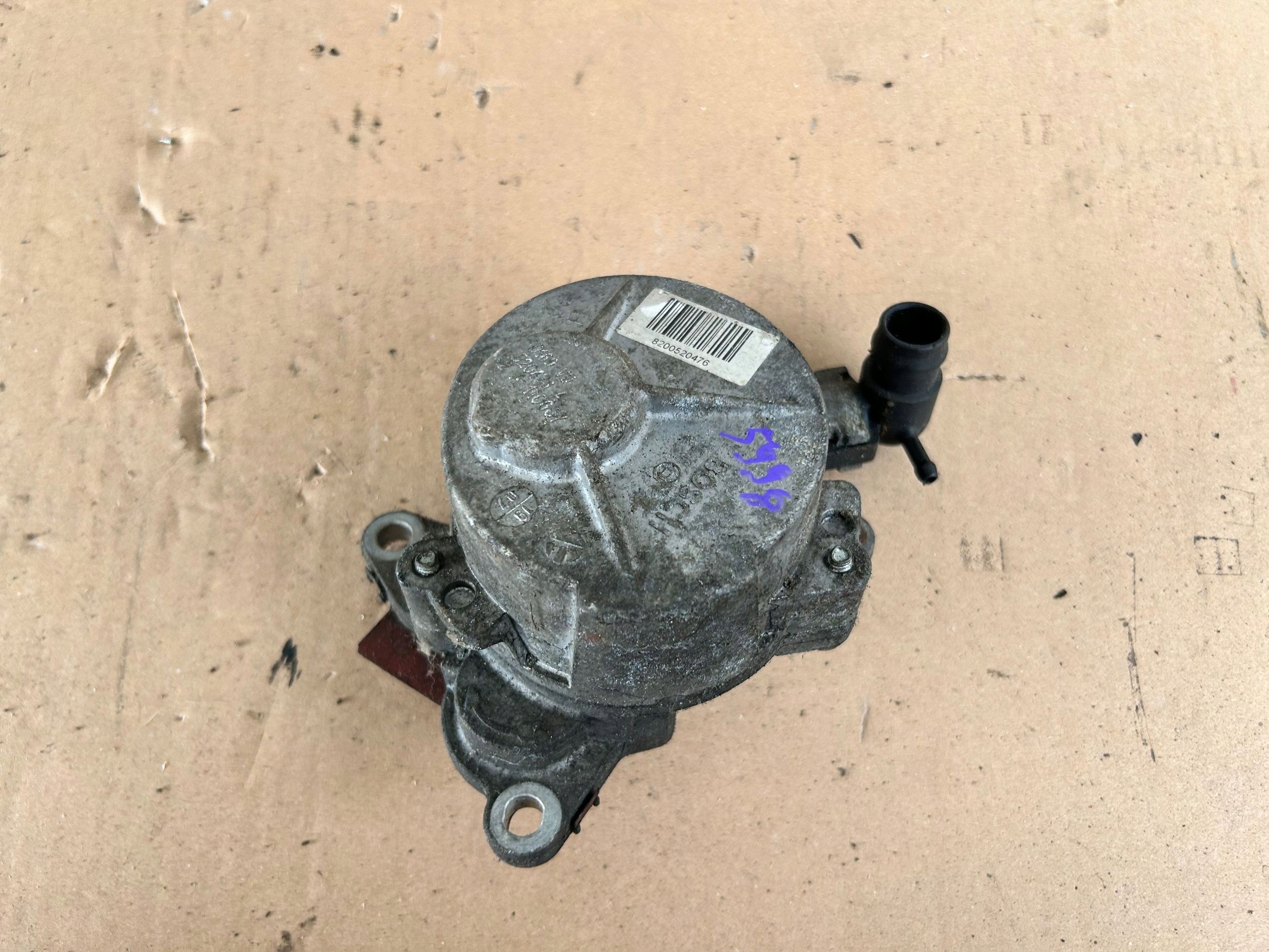 renault oe 8200520476 насос вакум