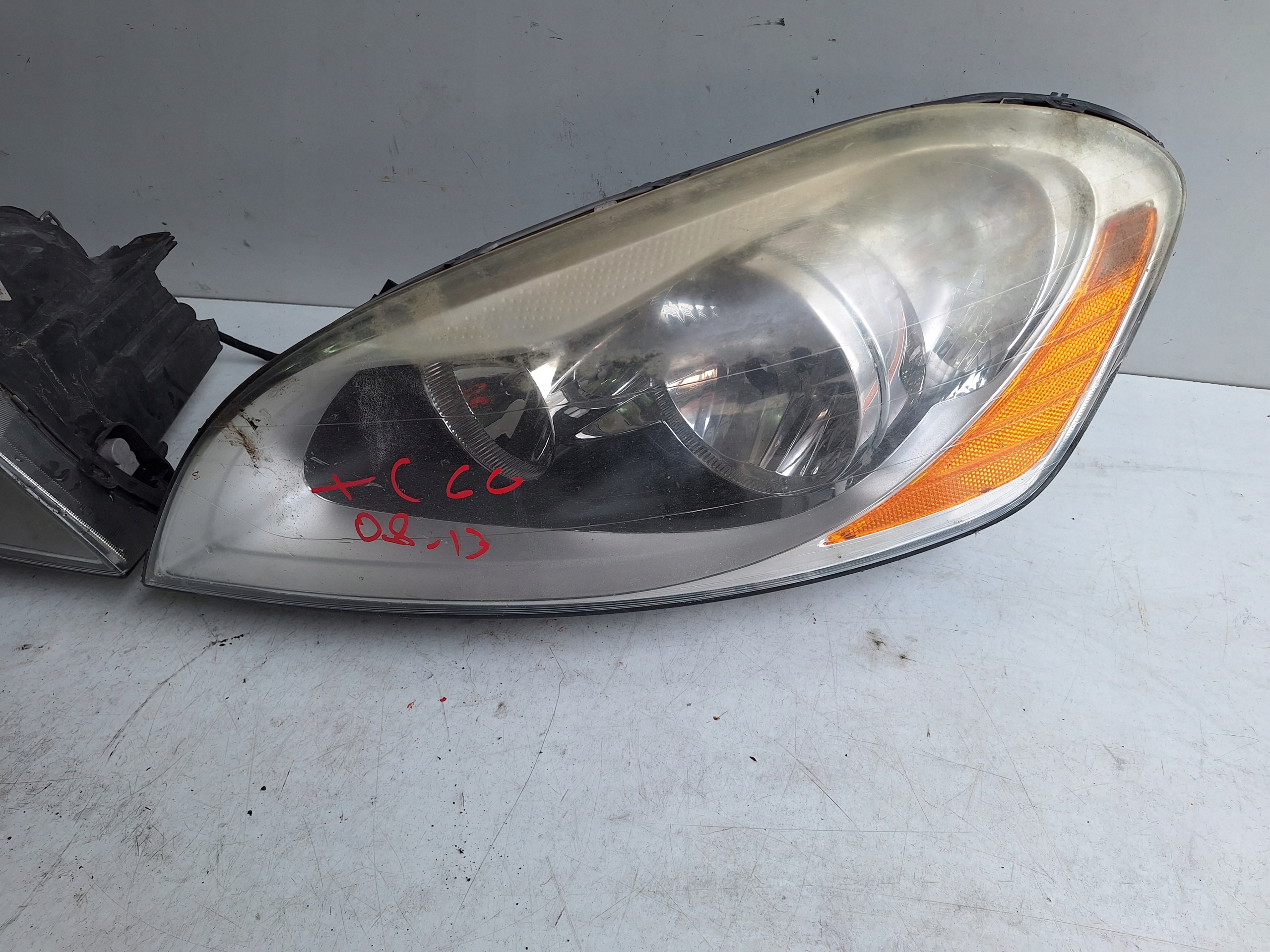 VOLVO XC60 and 08-13 light left UK