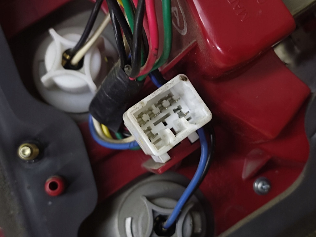 DAEWOO NUBIRA light left rear part