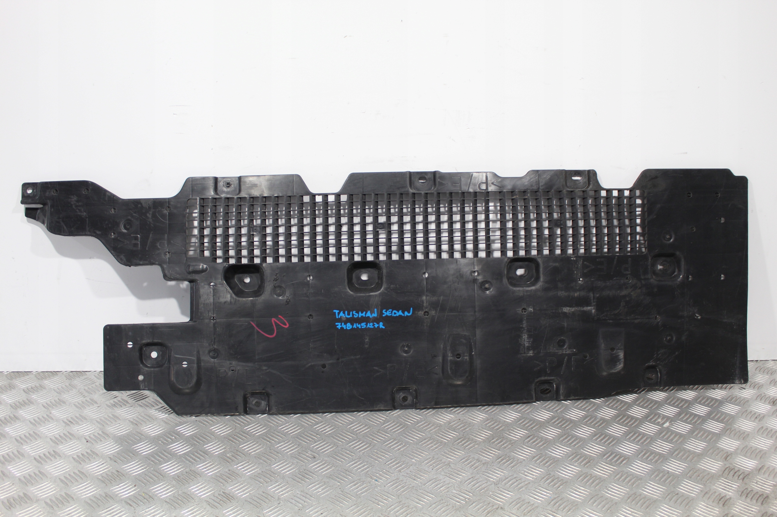 BLENDE ABDECKUNG UNTERFAHRSCHUTZ RECHTS TALISMAN INITIALE 748145127R