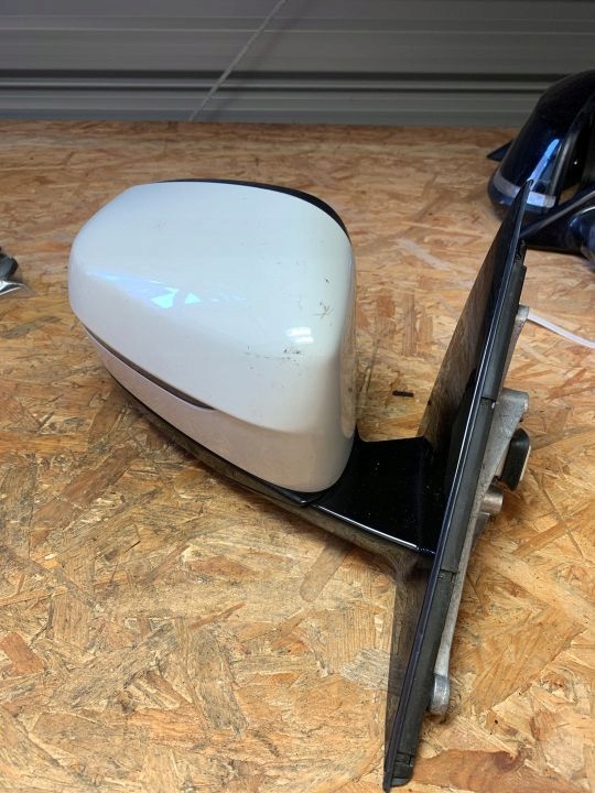 BMW G30 LUSTERKO PRAWE EUROPA 9PIN F0184102U668B