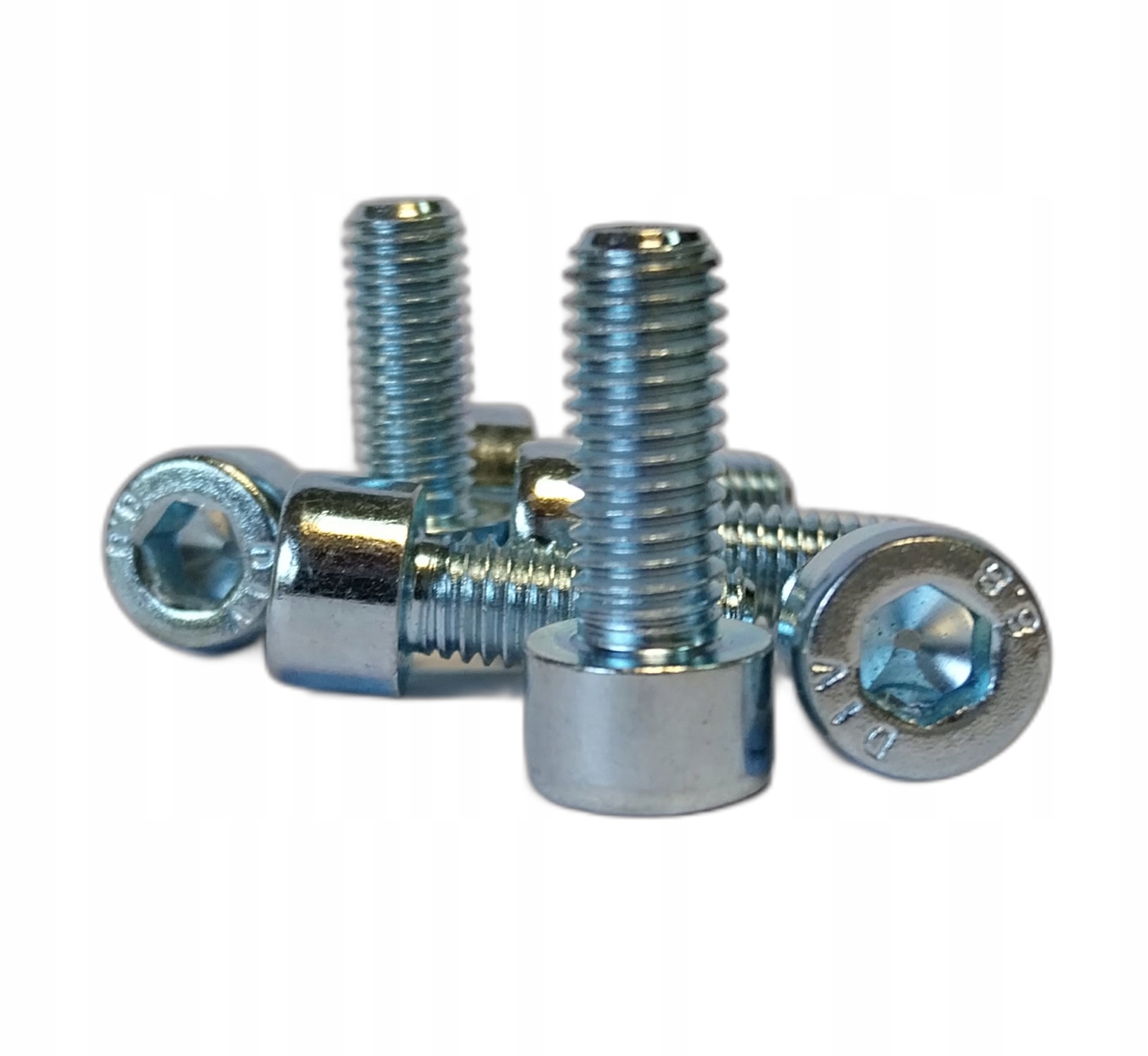 

Śruba imbusowa M8x20 kl.8,8 Din 912 20 szt.