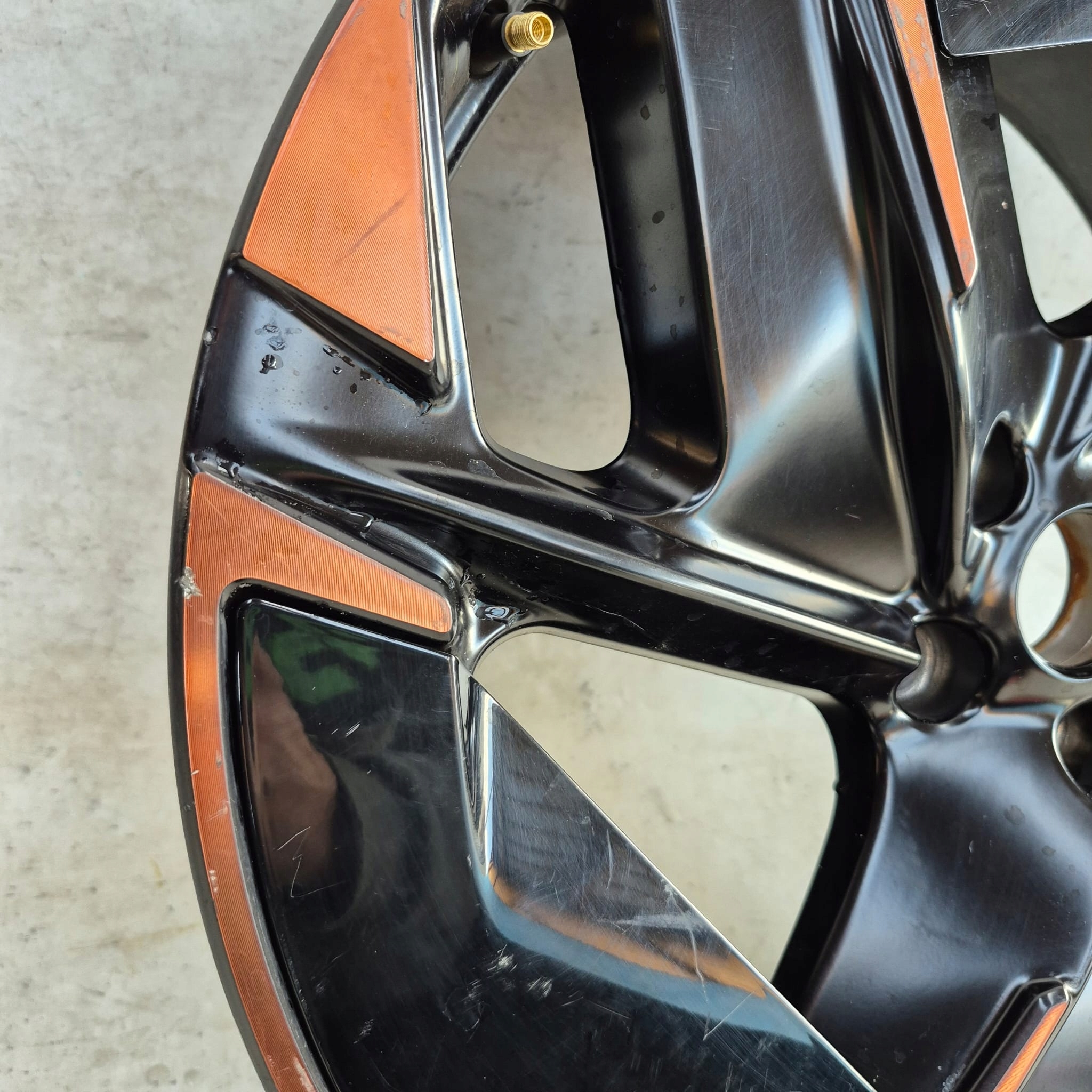 CUPRA TAVASCAN 11H disk hliníkový 21" 9J-NX21H2