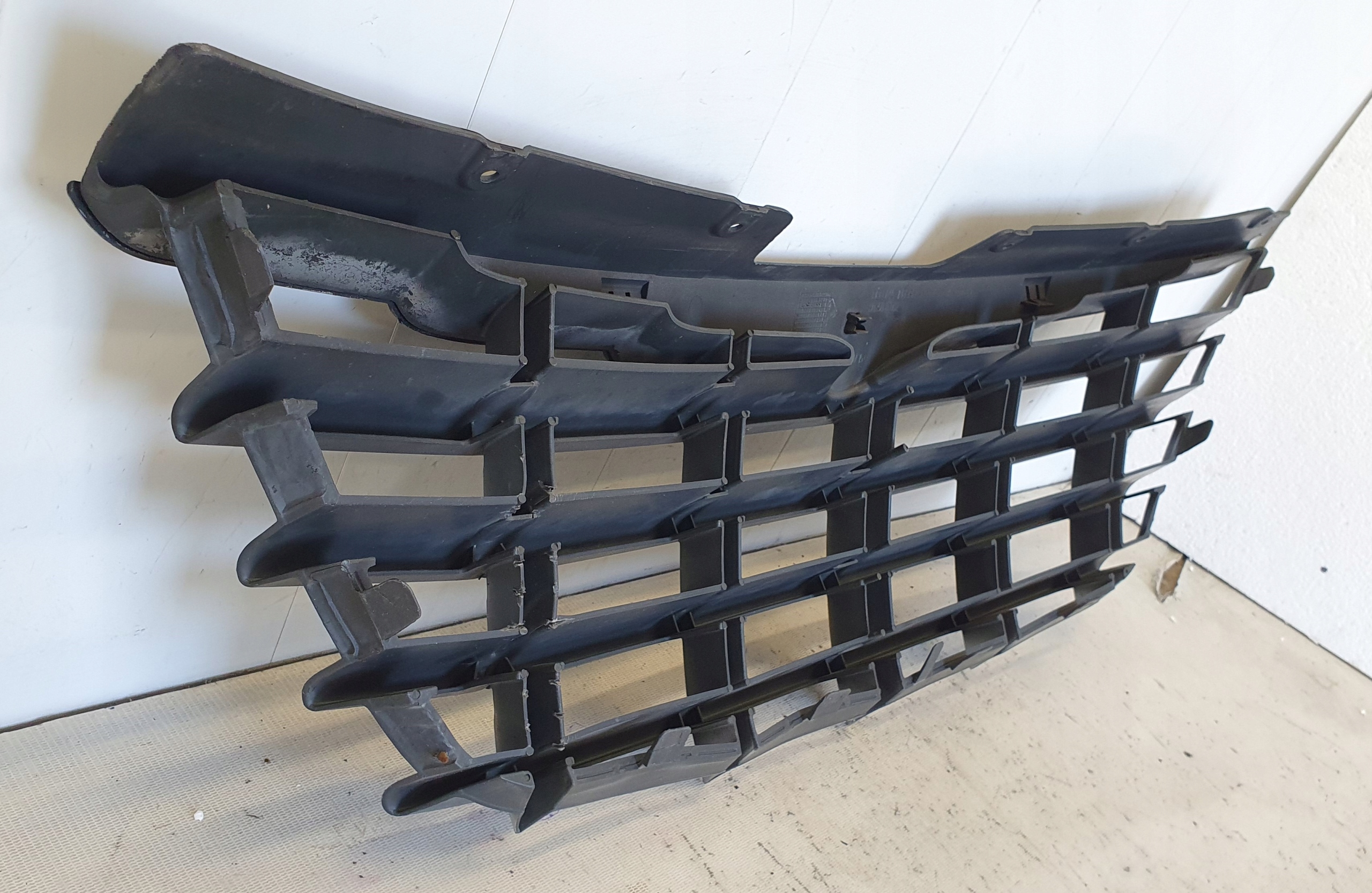 Voyager IV 4 решетка радиатора оригинал