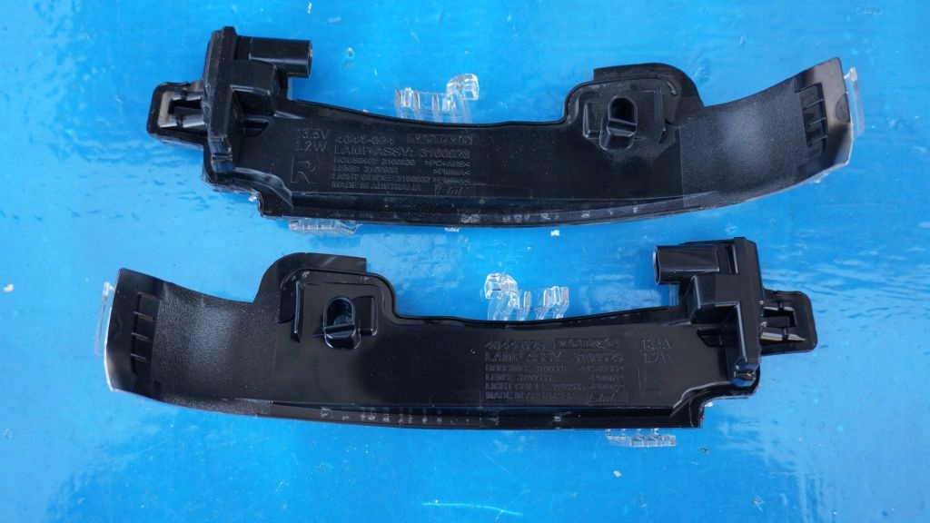 VOLVO S60 V60 V40 - indicator W mirror LH RH
