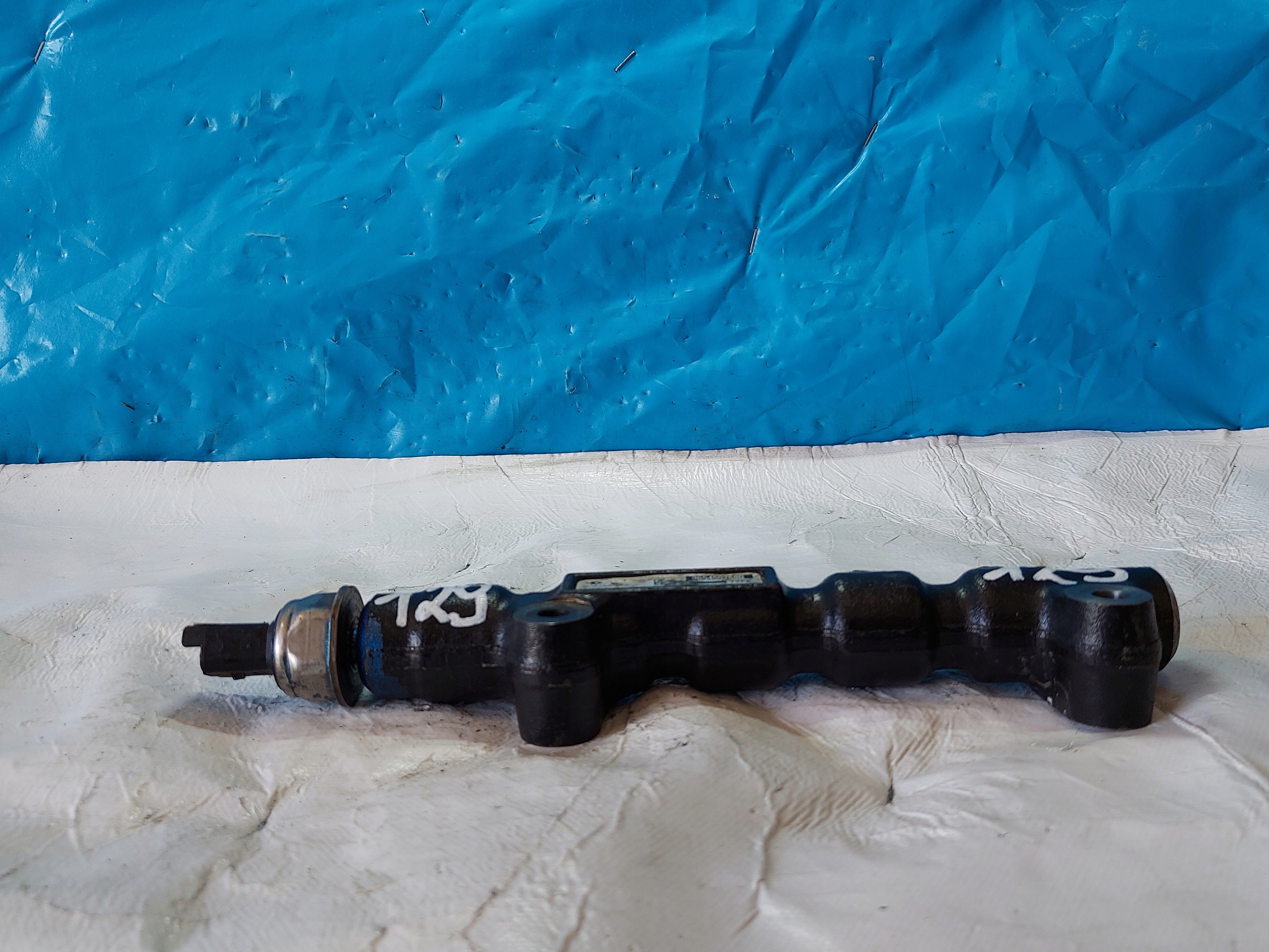 Rampe injection CITROEN C2 1.4 HDI 9654592680
