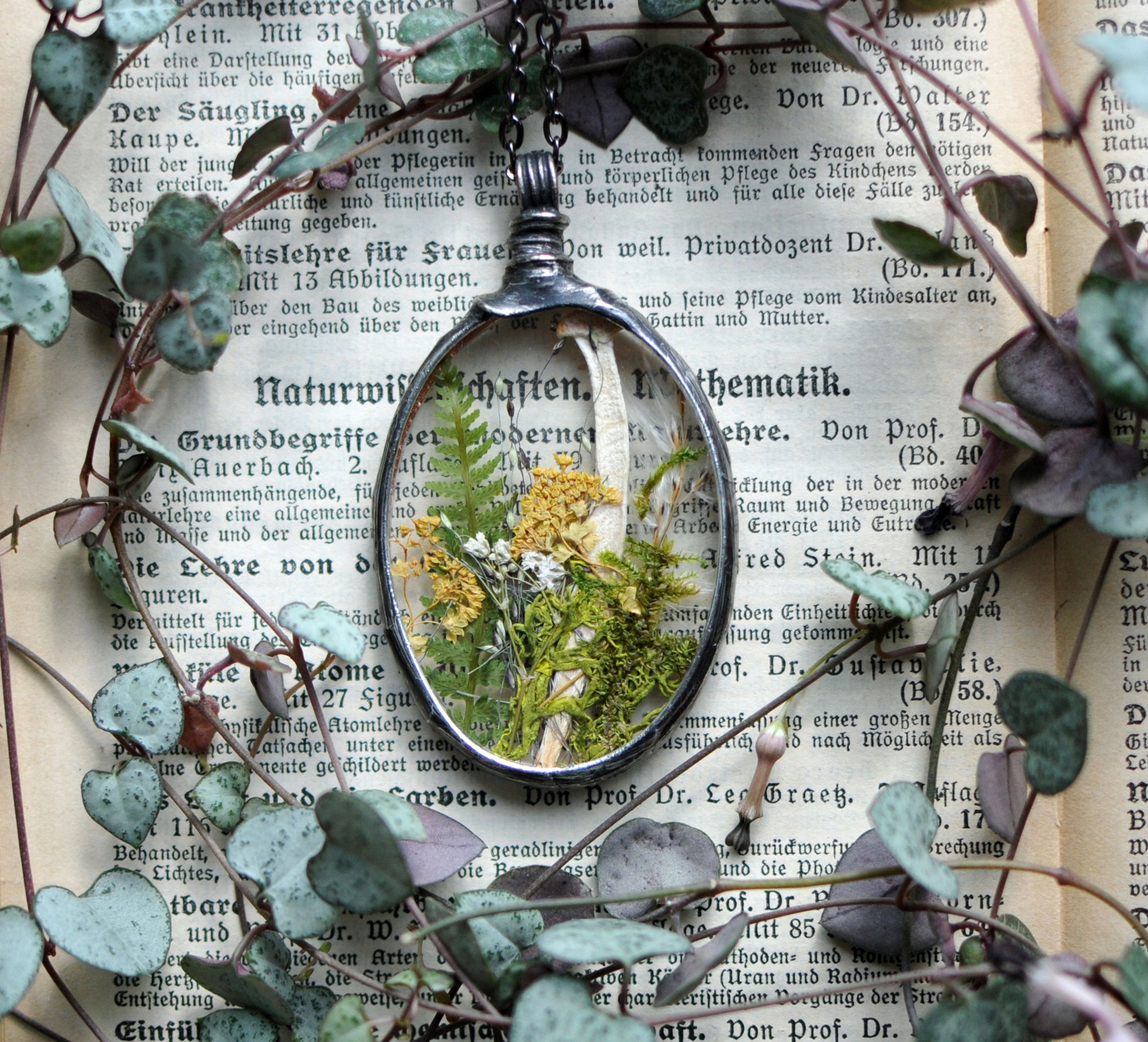 

naszyjnik z grzybem, grzyby, biżuteria leśna