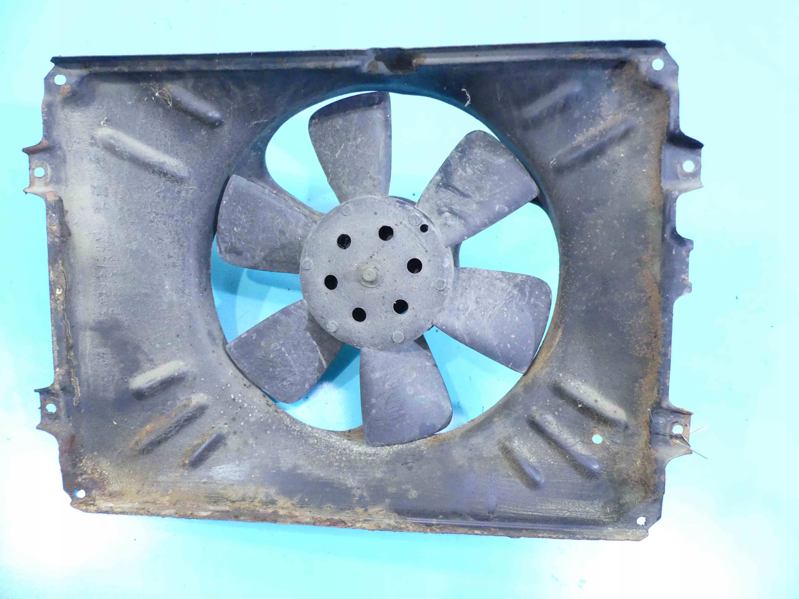 WENTYLATOR CHŁODNICY VW GOLF II 1.6 GAŹNIK