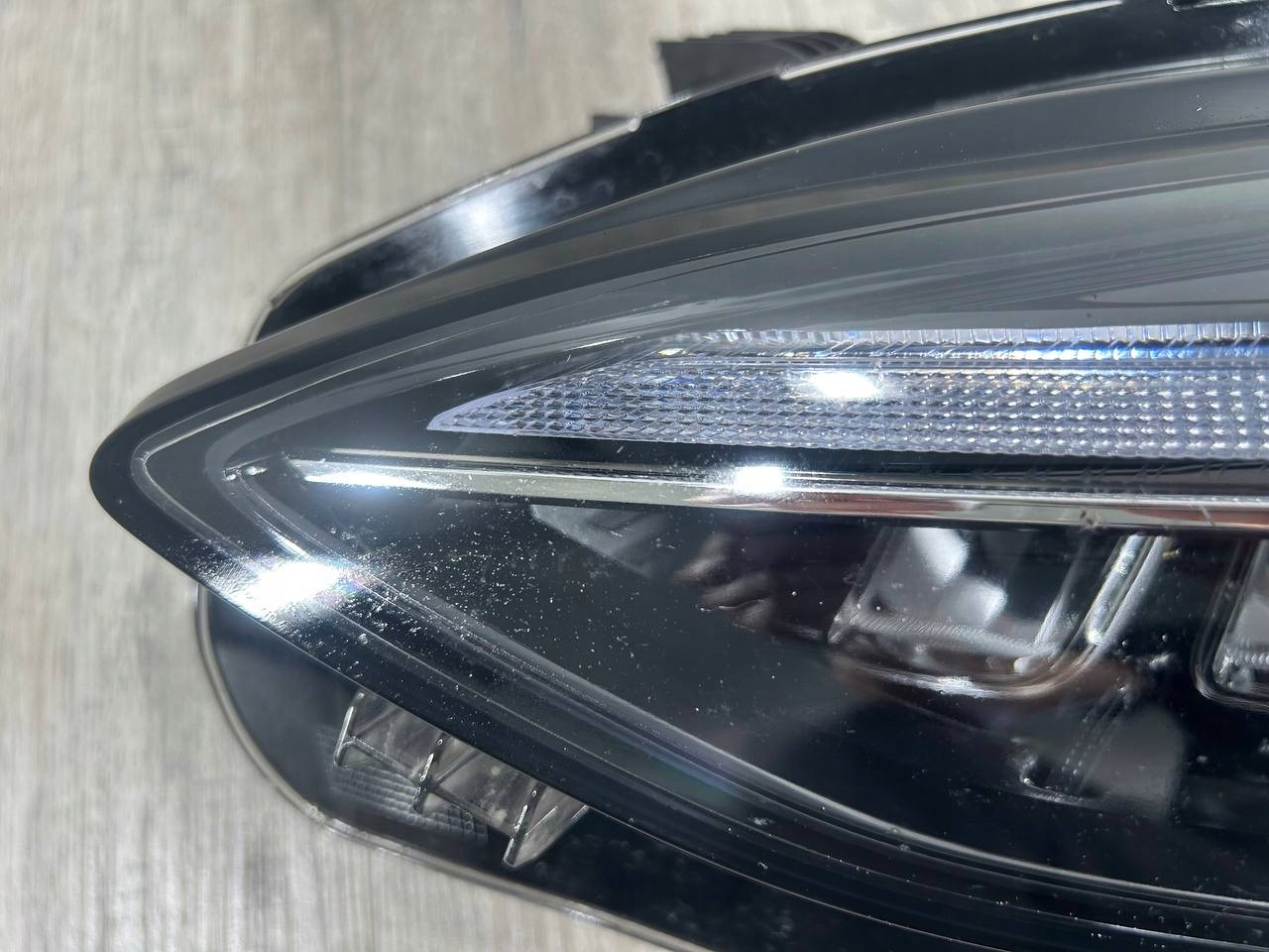 MG HS and LIFT 2020-2024 light left front 11434081