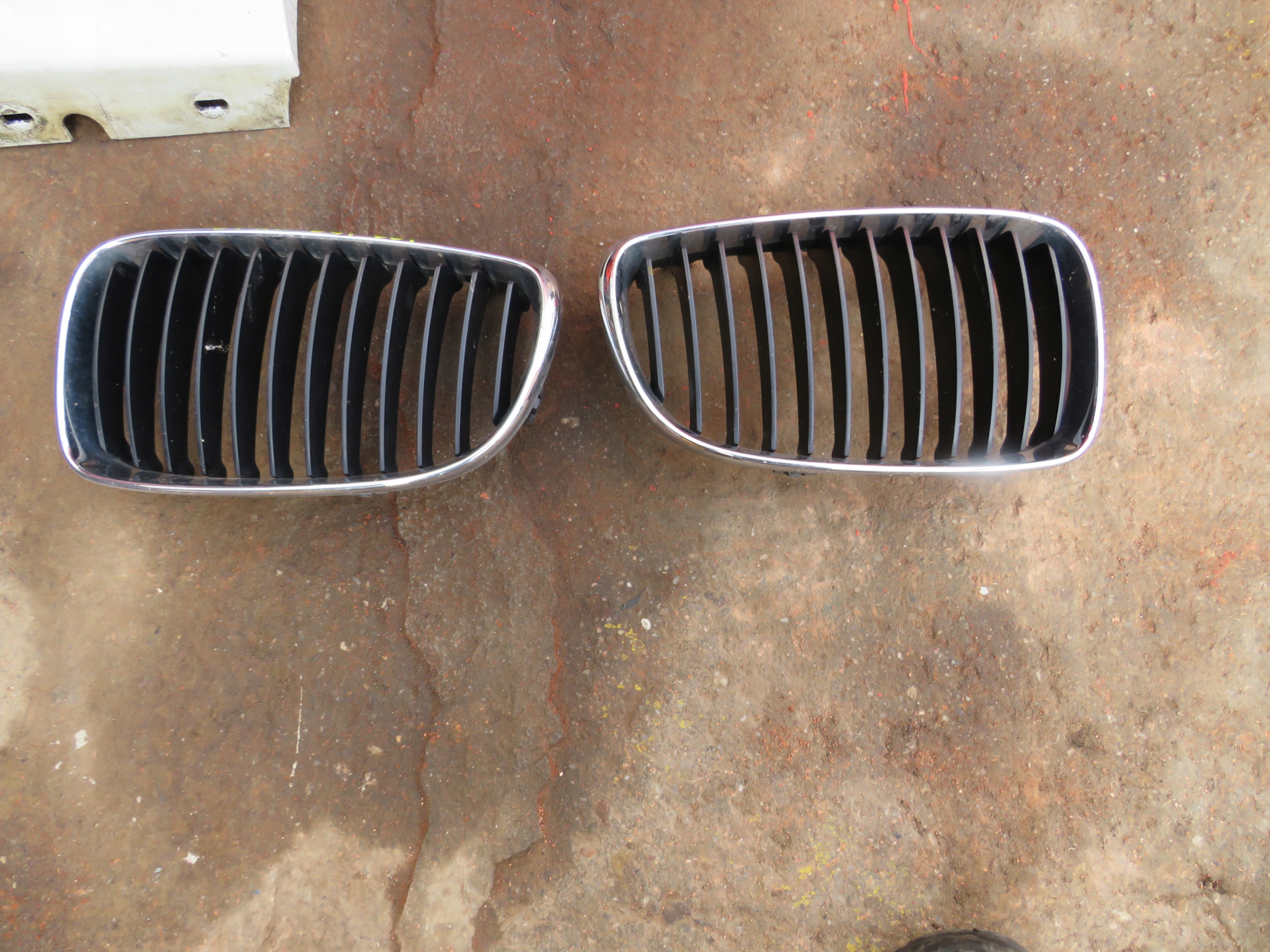 NERKA NERKI ATRAPA GRILL BMW 1 E87