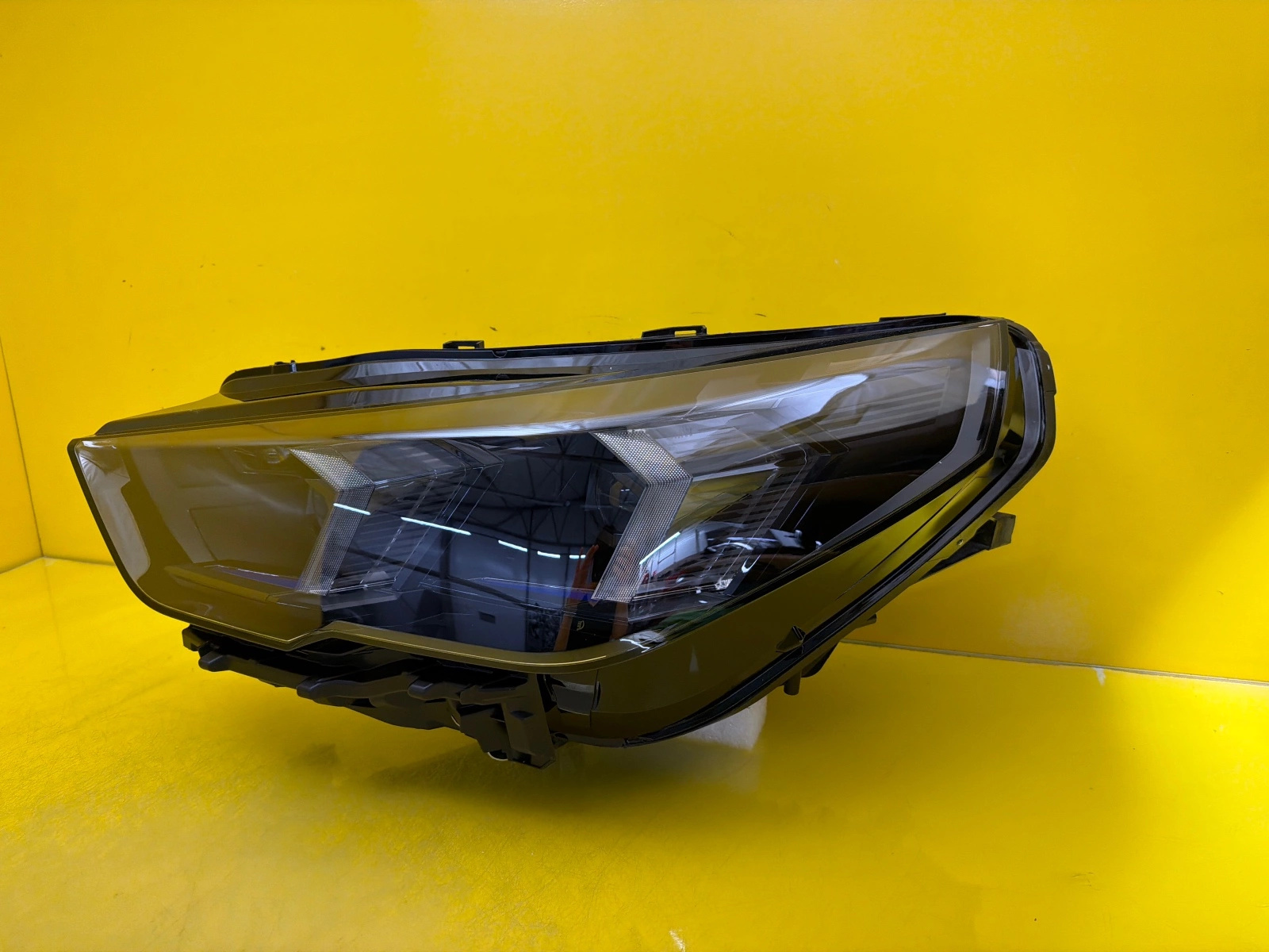light left front BMW X2 U10 Full Led Shadow 5A77EC7-04