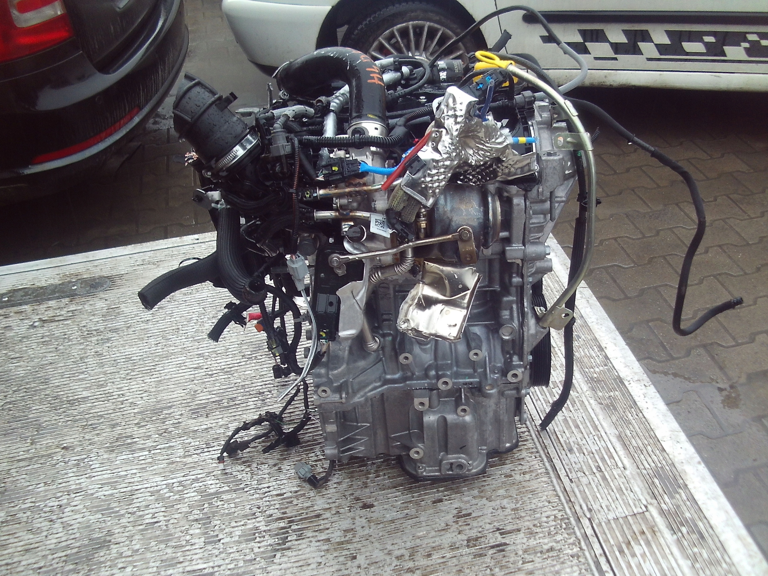 engine complete NISAN RENAULT H4DF480 10 TYSKM