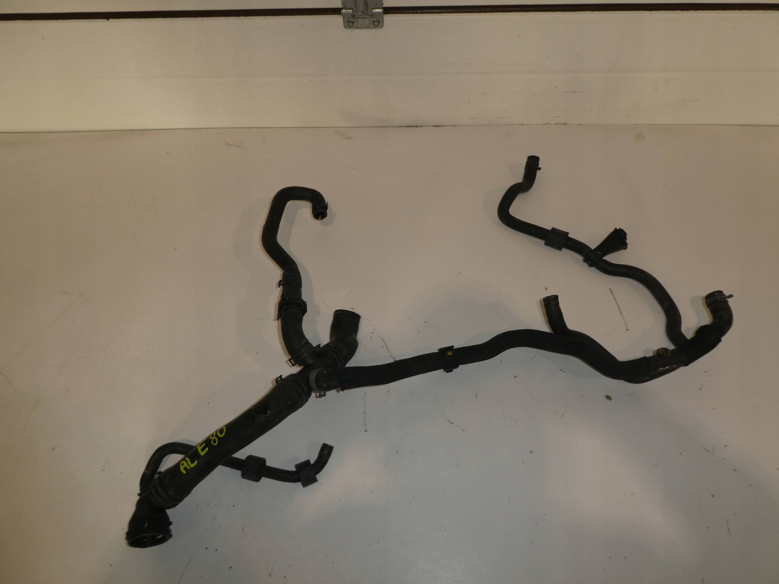 crijevo cijev prijenos vode VW SEAT AUDI SKODA 7N0121037A