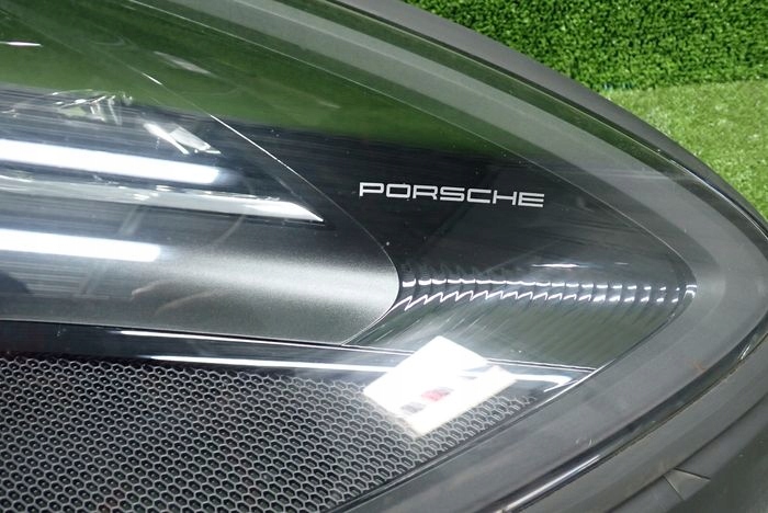 PORSCHE MACAN LIFT 18- reflektor right light right