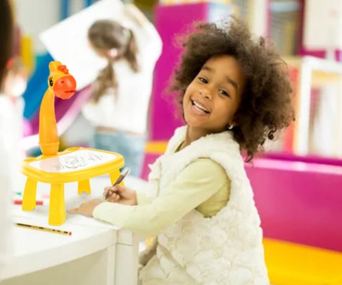 Projektor do Rysowania Żyrafka Rzutnik Nauki Malowania Stolik Slajdy Mazaki Wiek dziecka 3 lata +