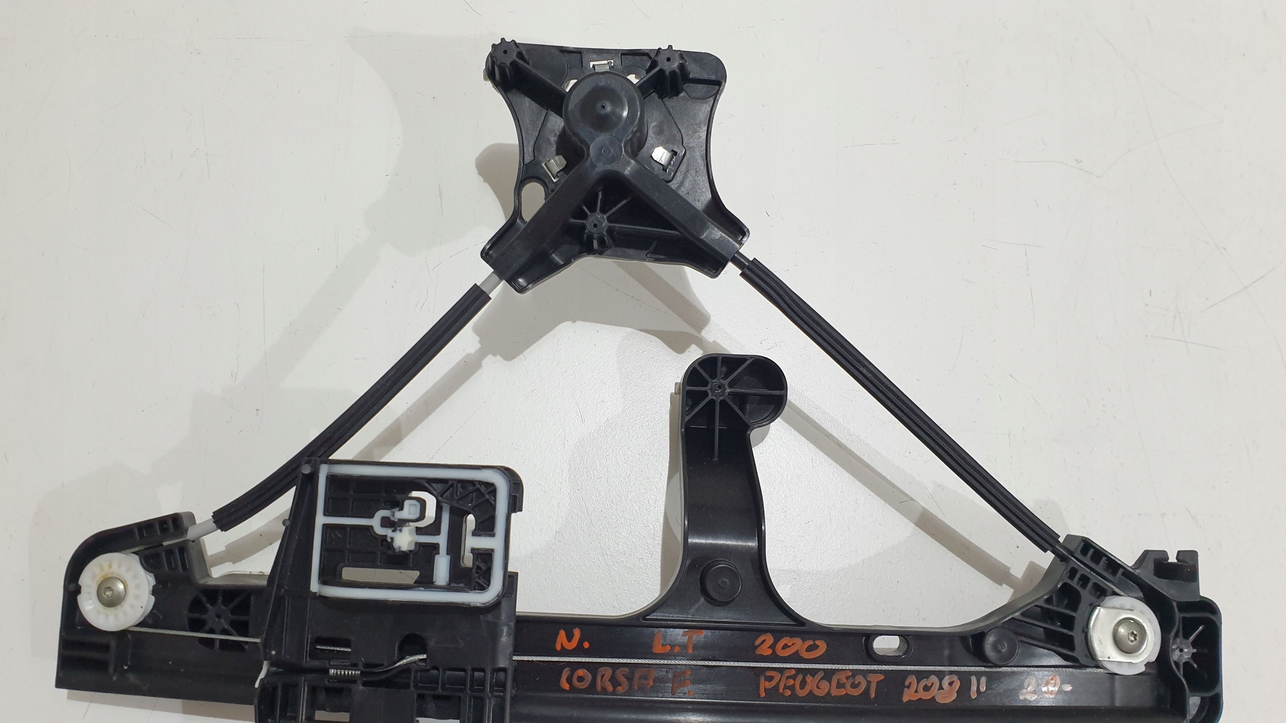 MECHANIZM SZYB CORSA F PEUGEOT 208 II 9829046380 Part number 9829046380 030719 214947