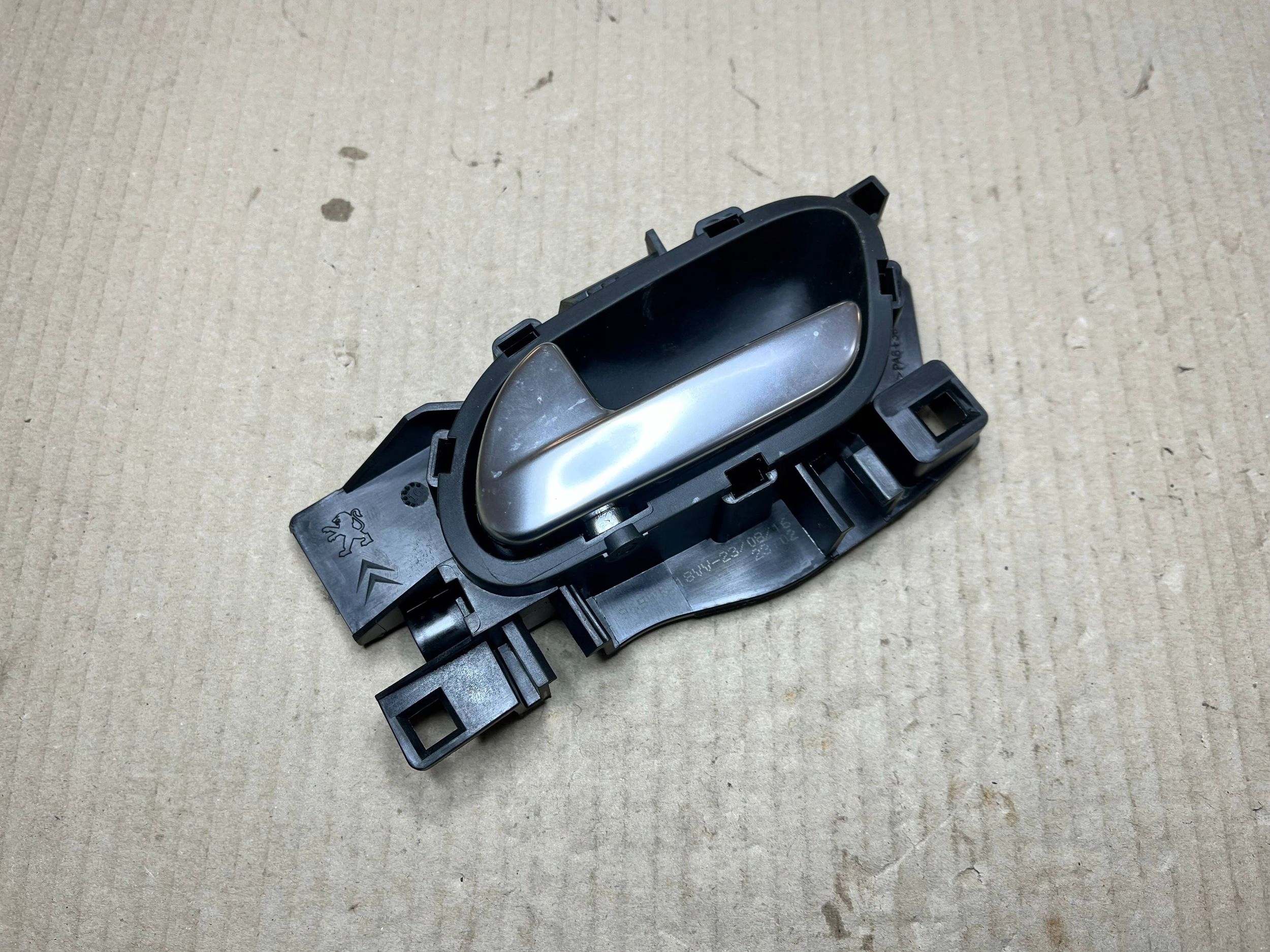 handle inner rear Peugeot 208 and 96555518VV